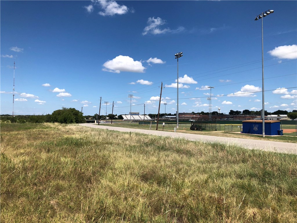 Property photo 01 of 13 Bulldog Drive, Venus, TX 76084 | MLS #13898784