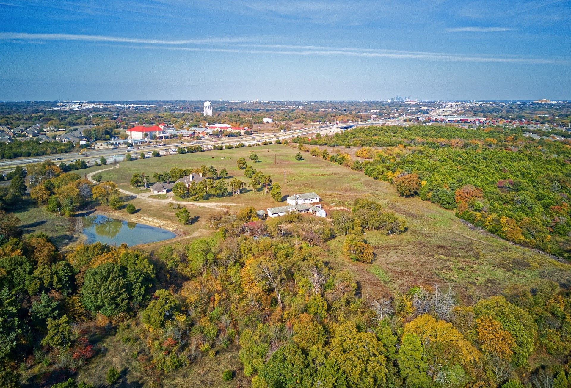 Property photo 02 of 1318 N J Elmer Weaver Freeway, Cedar Hill, TX 75104 | MLS #14221572