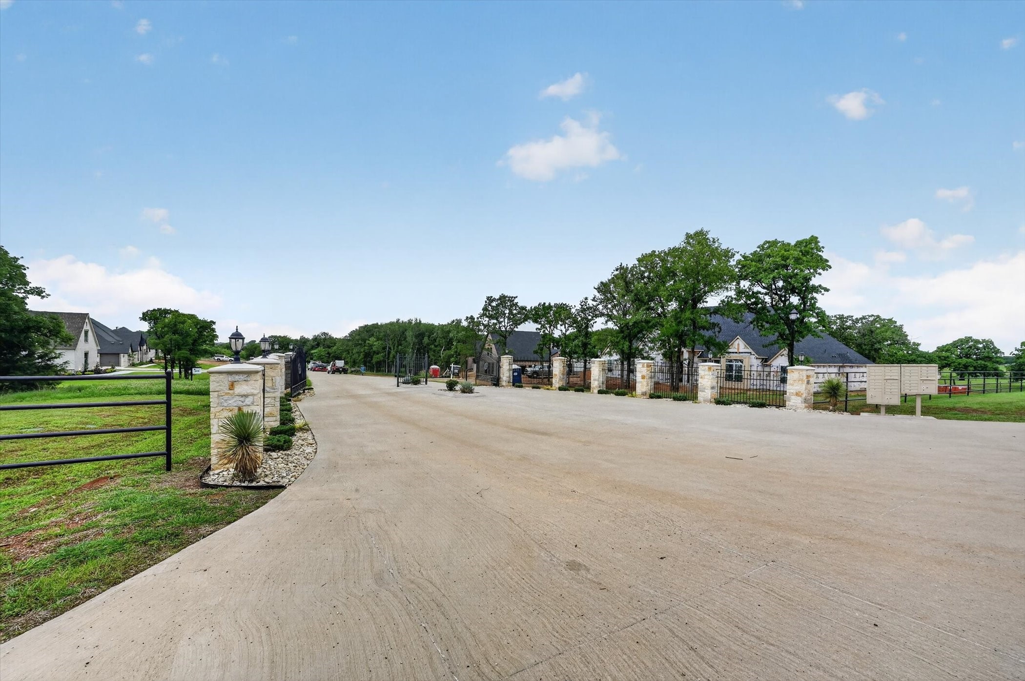 Property photo 03 of 1601 Private Access 60200, Burleson, TX 76028 | MLS #14745193