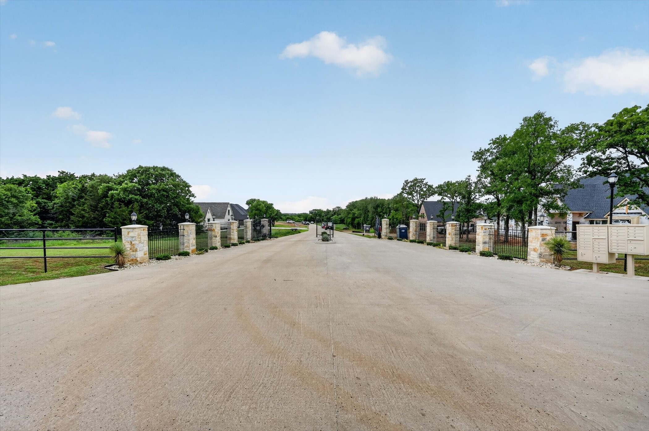 Property photo 03 of 1600 Private Access 60200, Burleson, TX 76028 | MLS #14745359