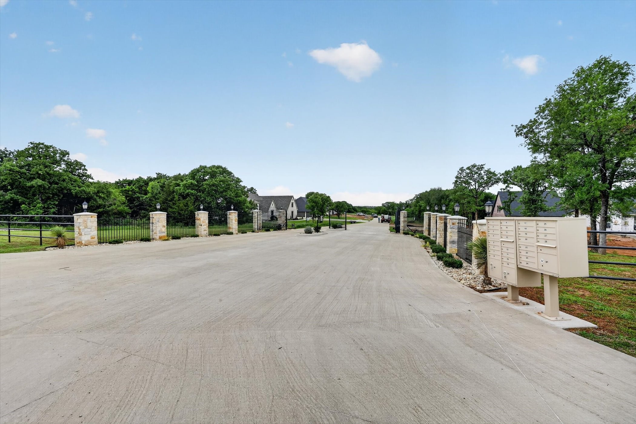 Property photo 04 of 1600 Private Access 60200, Burleson, TX 76028 | MLS #14745359