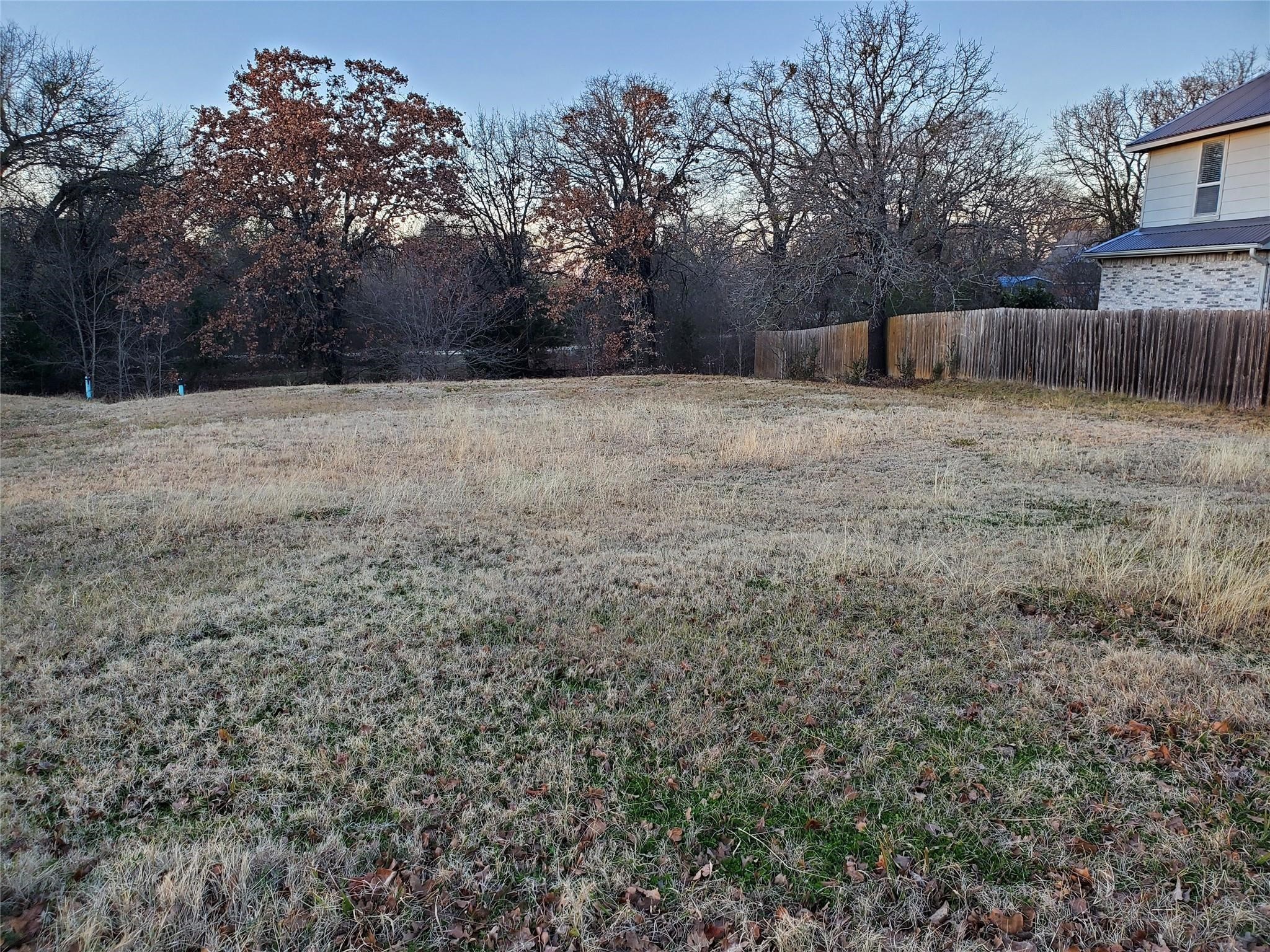 Property photo 01 of 800 Hillburn Drive West, Tawakoni, TX 75474 | MLS #20066576