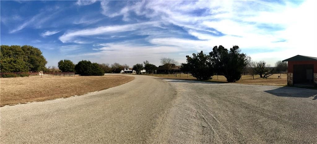 Property photo 03 of 128 Star Ranch Drive, Whitney, TX 76692 | MLS #20112049