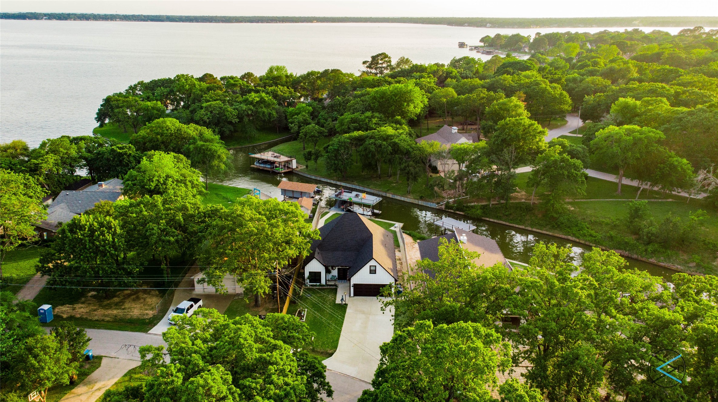 Property photo 02 of 109 Autumn Wood Trail Gun Barrel, City, TX 75156 | MLS #20588302