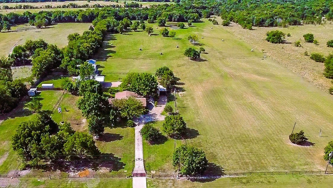 Property photo 02 of 1972 FM 3134, Cumby, TX 75433 | MLS #20677876