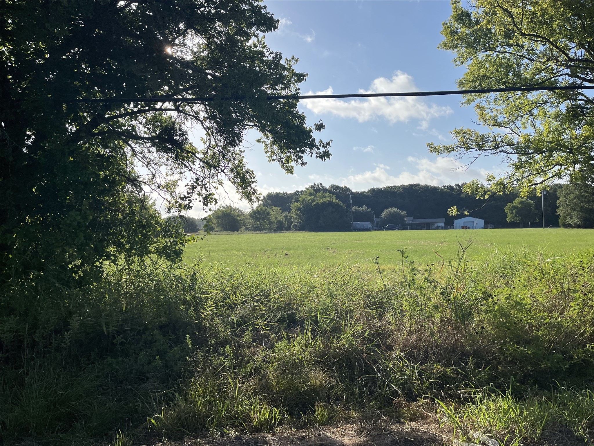 Property photo 02 of 210 Tomahawk Drive West, Tawakoni, TX 75474 | MLS #20690189