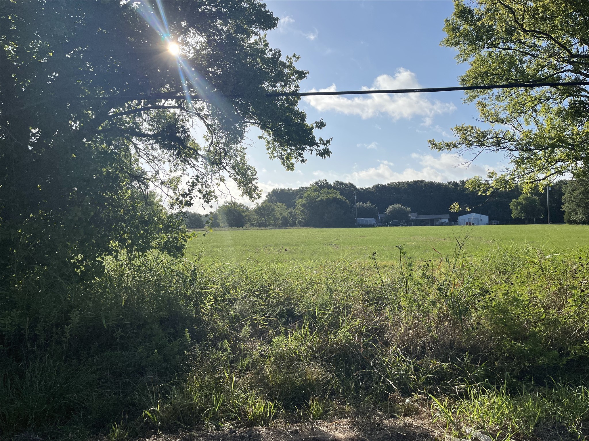 Property photo 03 of 210 Tomahawk Drive West, Tawakoni, TX 75474 | MLS #20690189