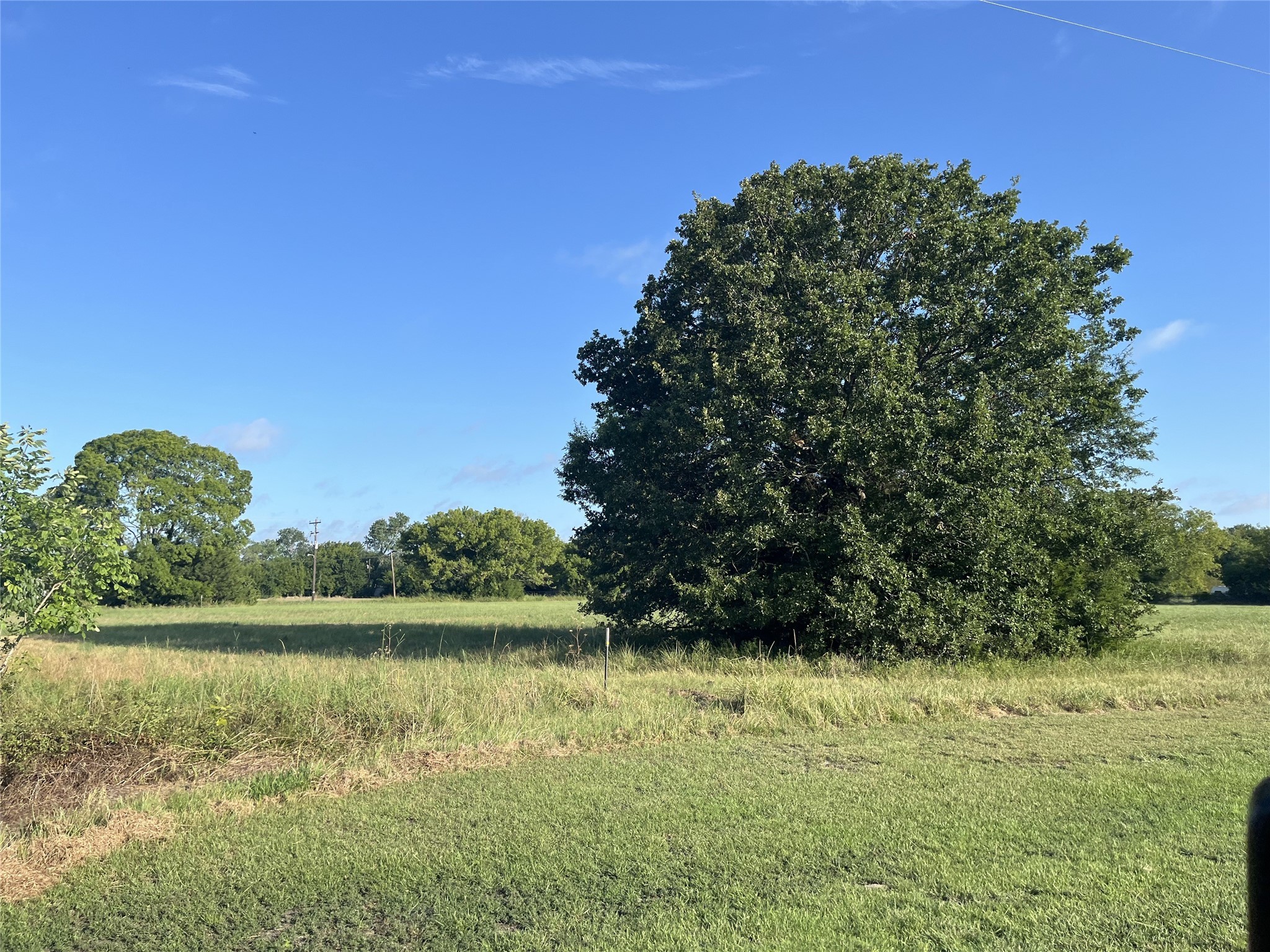 Property photo 01 of 220 Tomahawk Drive West, Tawakoni, TX 75474 | MLS #20690287
