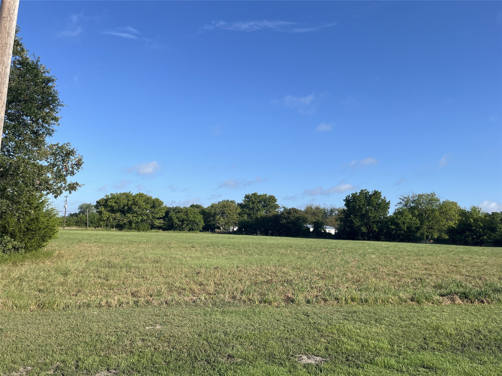 Property photo 04 of 220 Tomahawk Drive West, Tawakoni, TX 75474 | MLS #20690287