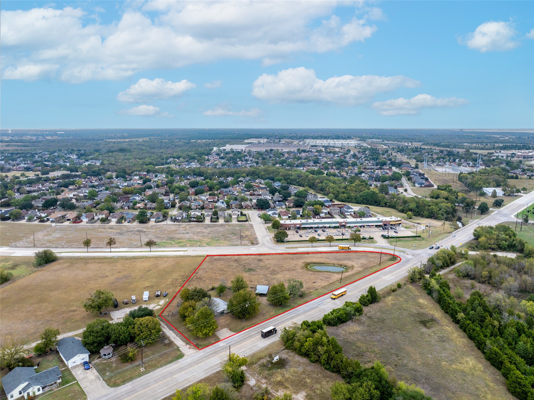 Property photo 01 of 445 W STATE HWY 352, Mesquite, TX 75149 | MLS #20772317