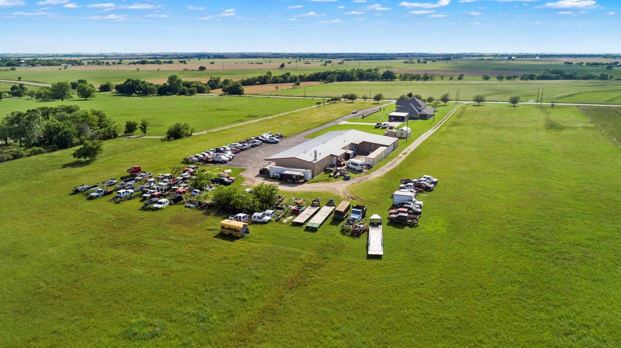 Property photo 04 of 500 Fm 1198, Muenster, TX 76252 | MLS #20816502