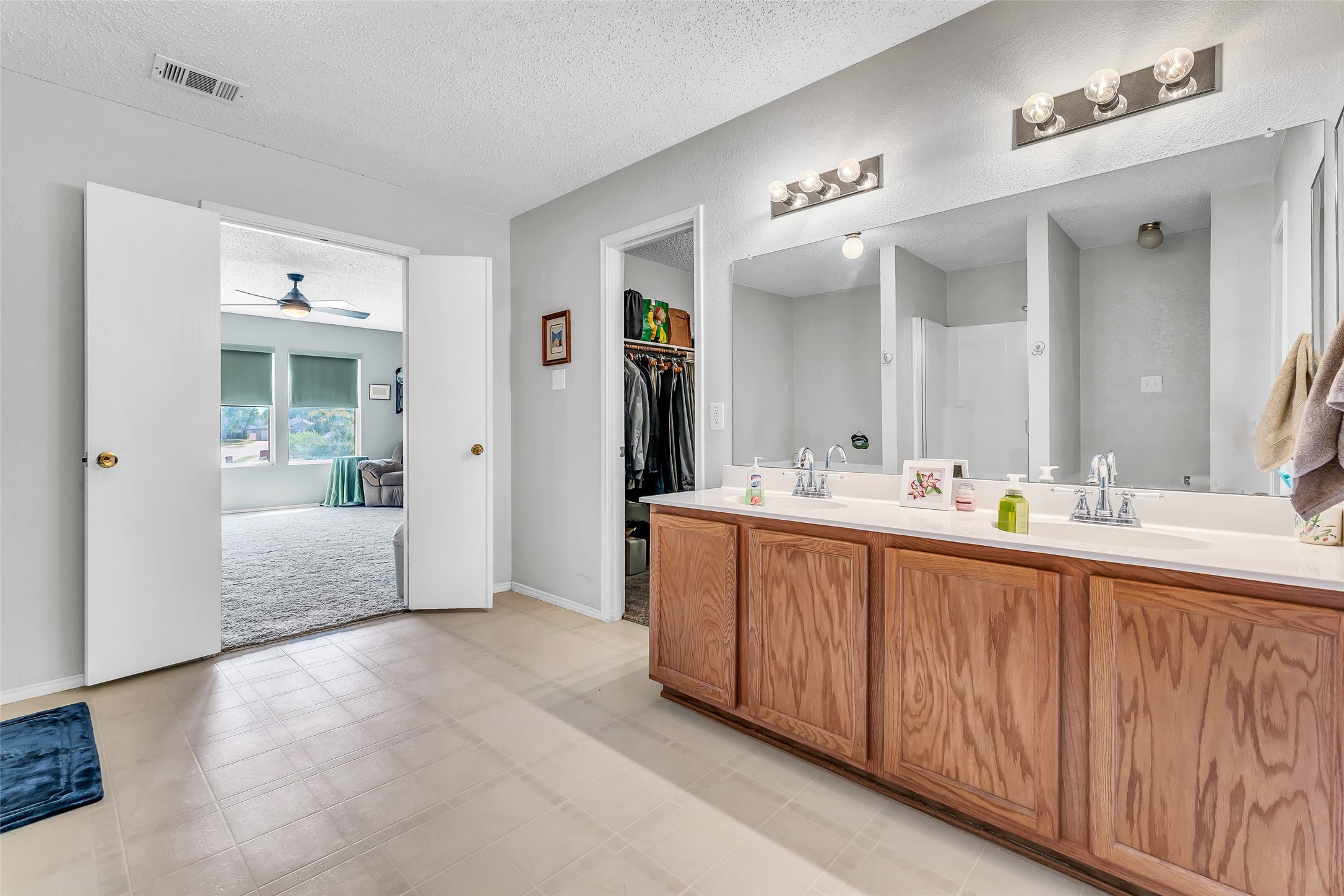 5237 Bedfordshire Drive, Fort Worth, TX, 76135
