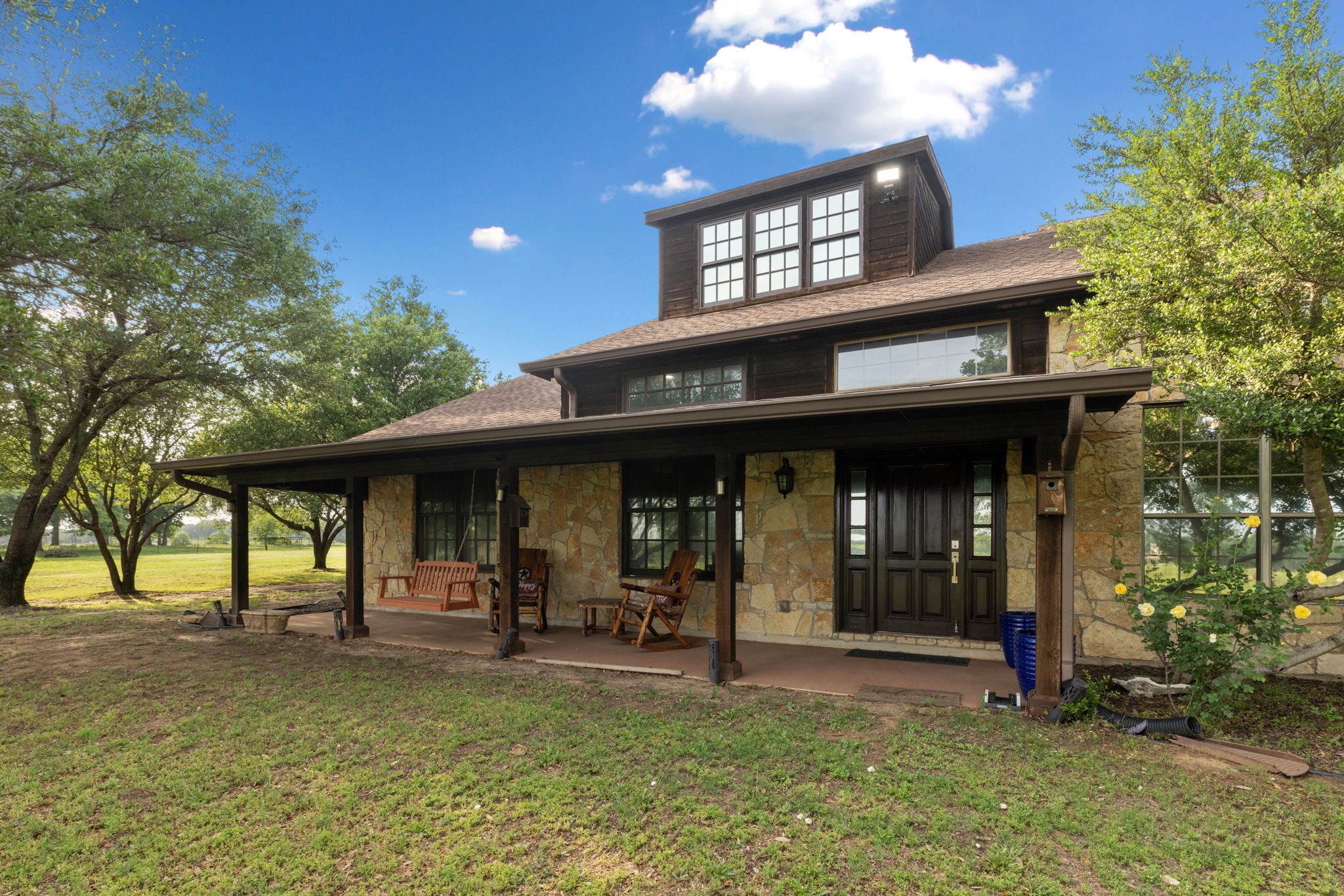 Property photo 01 of 708 Sam Davis Road, Argyle, TX 76226 | MLS #20924572
