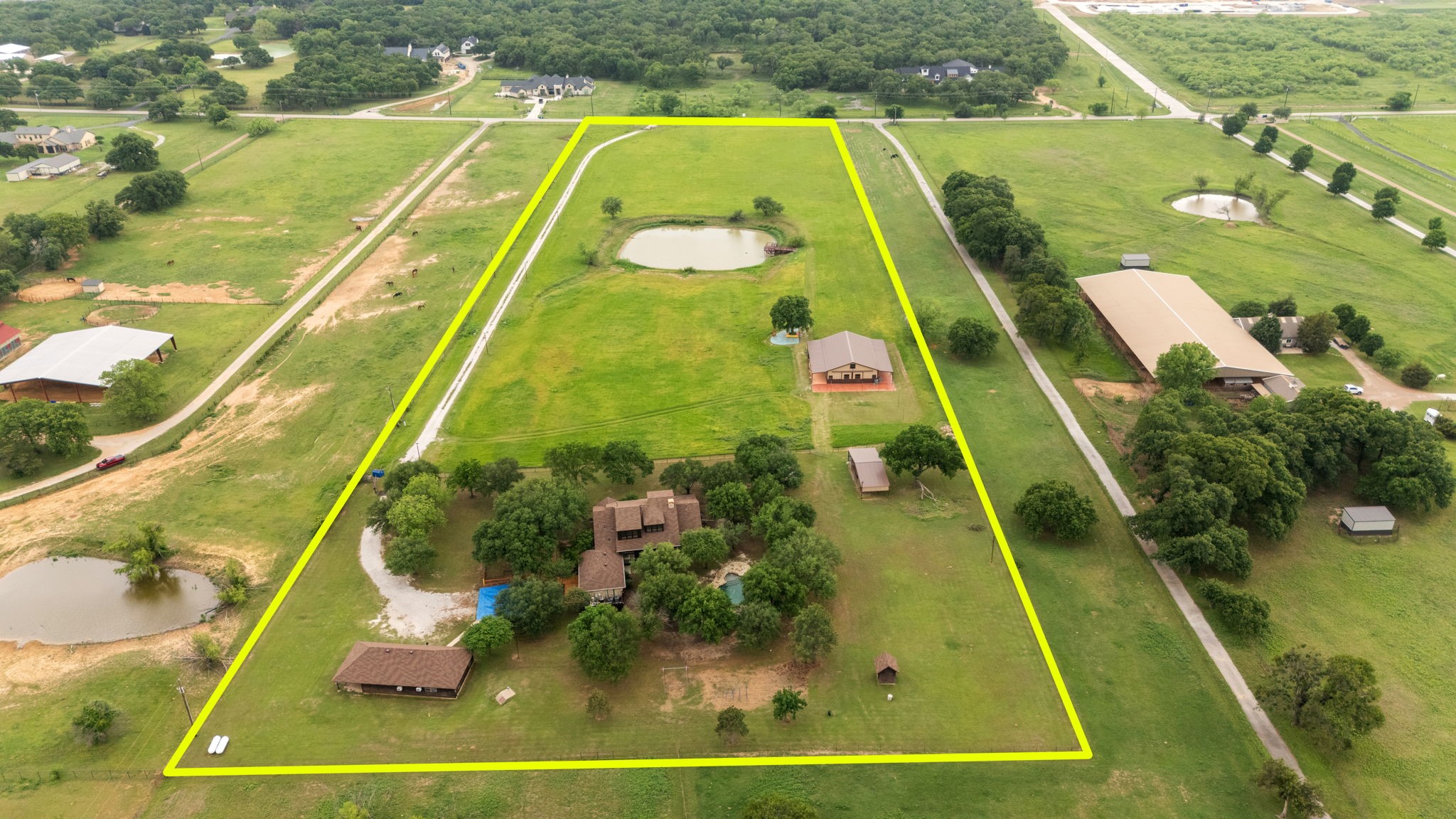 Property photo 03 of 708 Sam Davis Road, Argyle, TX 76226 | MLS #20924572
