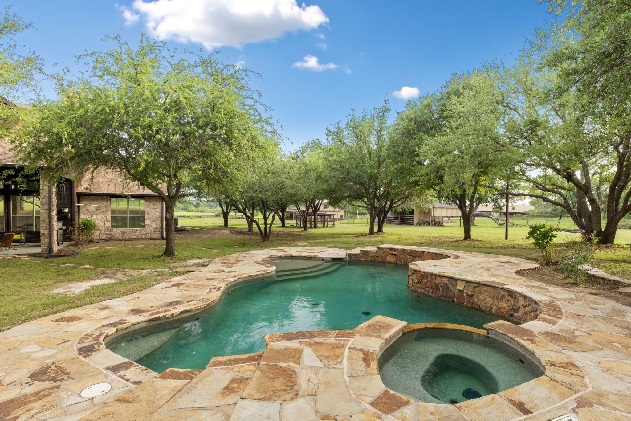 Property photo 04 of 708 Sam Davis Road, Argyle, TX 76226 | MLS #20924572
