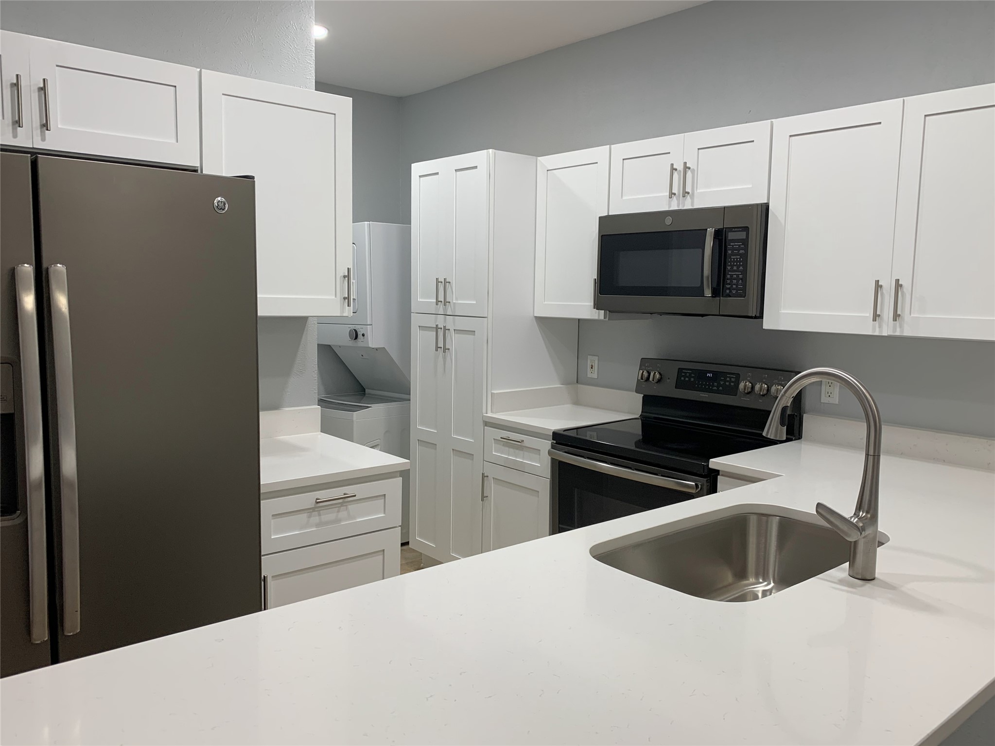 Property photo 01 of 8601 Park Lane UNIT 414, Dallas, TX 75231 | MLS #20948225