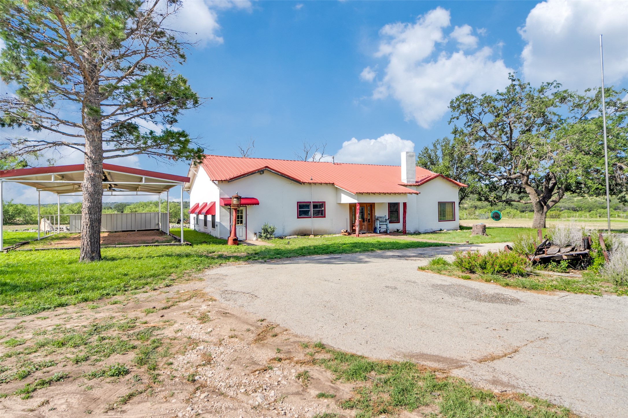 Property photo 01 of 2200 Private Road 3312, Sonora, TX 76950 | MLS #20966216