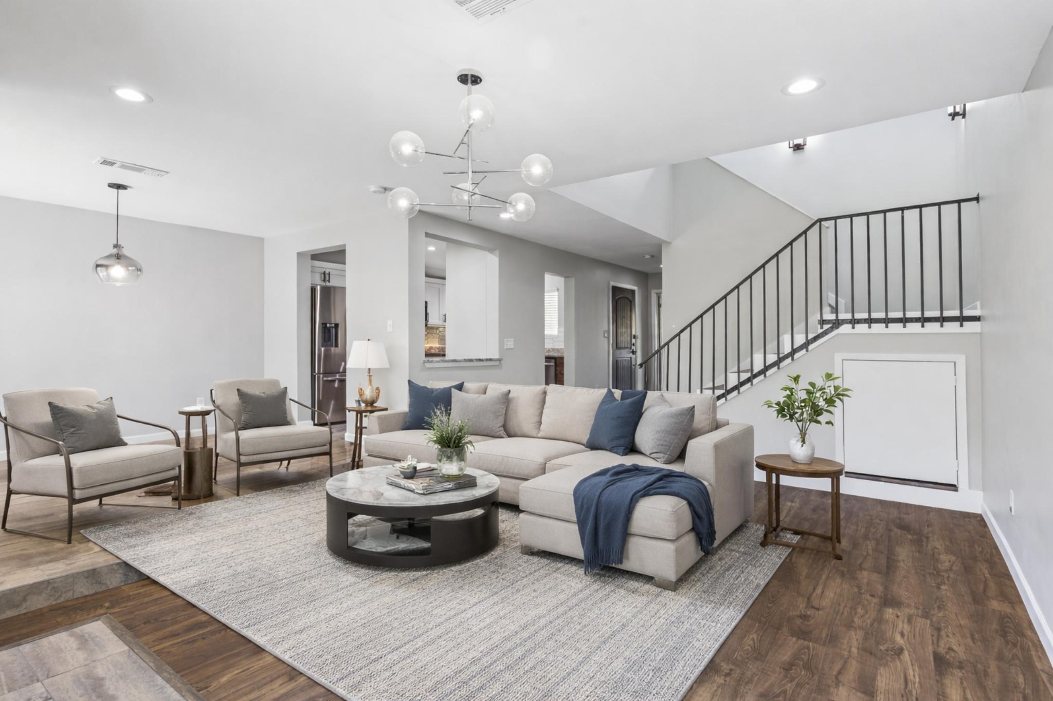 Property photo 03 of 9228 Flickering Shadow Drive, Dallas, TX 75243 | MLS #20982918