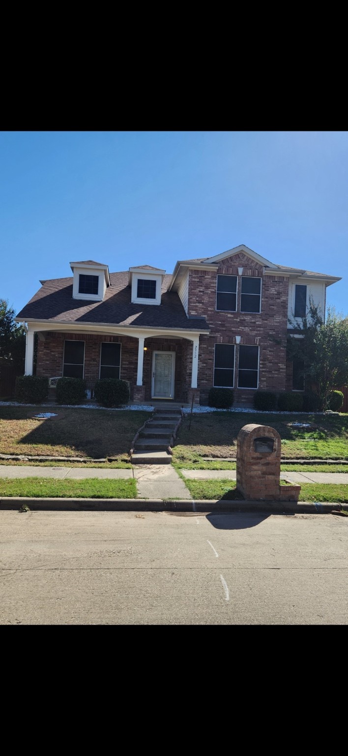 Property photo 01 of 2952 Gospel Drive, Dallas, TX 75237 | MLS #20989740