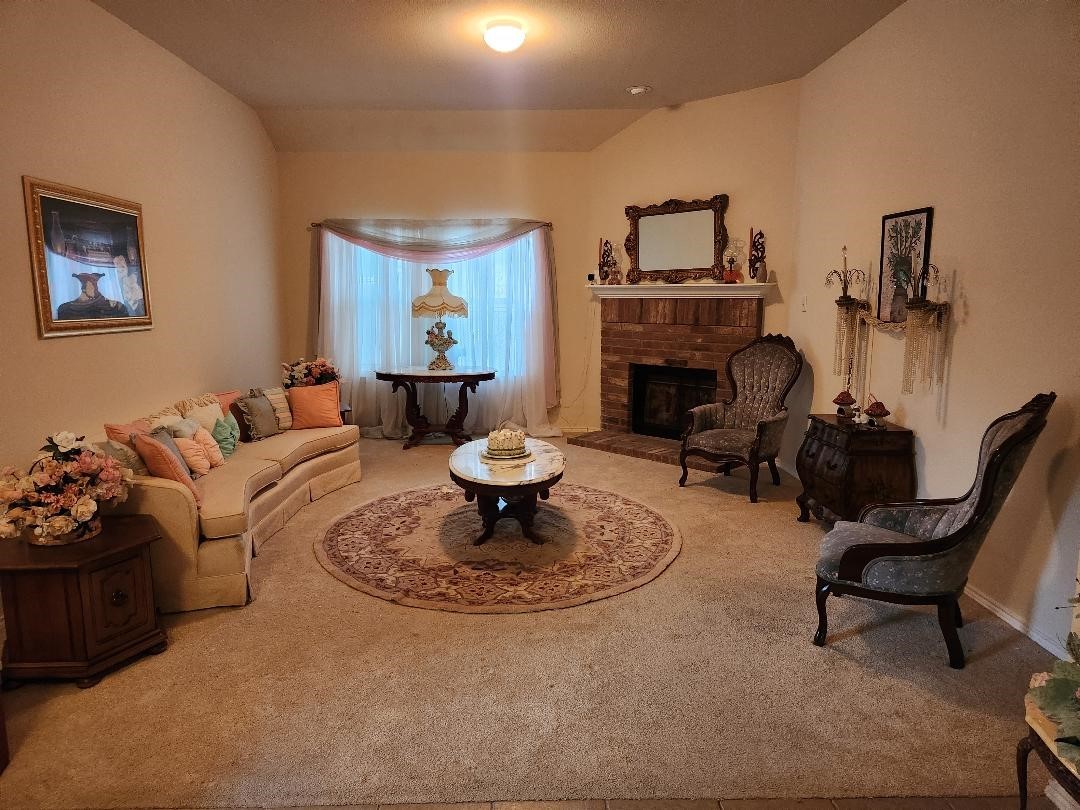 Property photo 02 of 2952 Gospel Drive, Dallas, TX 75237 | MLS #20989740
