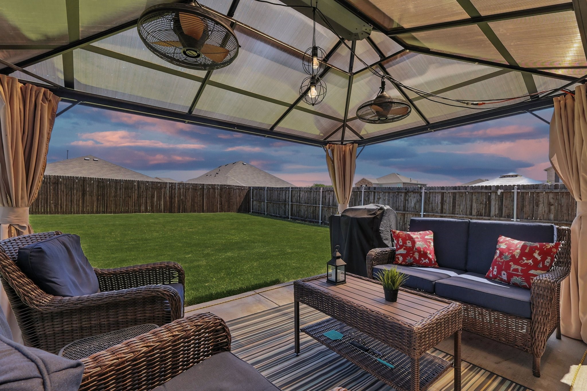 Property photo 02 of 1945 Huisache Street, Royse City, TX 75189 | MLS #20989968