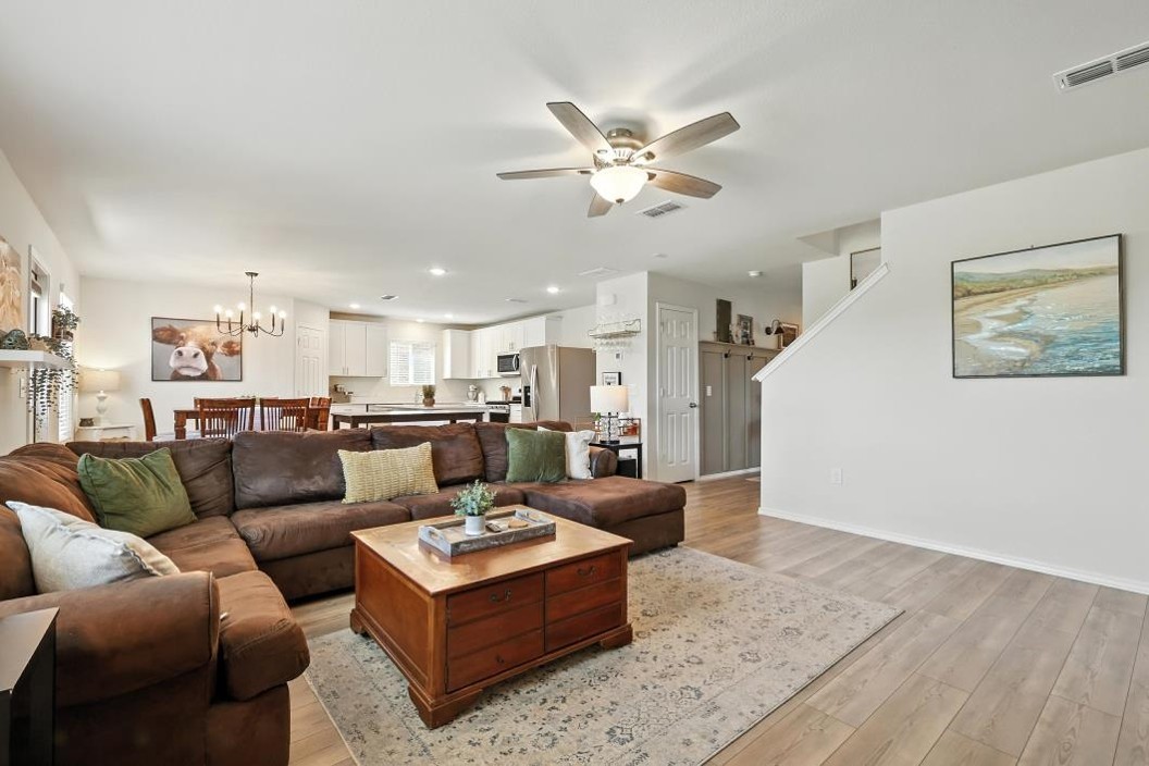 Property photo 03 of 1945 Huisache Street, Royse City, TX 75189 | MLS #20989968