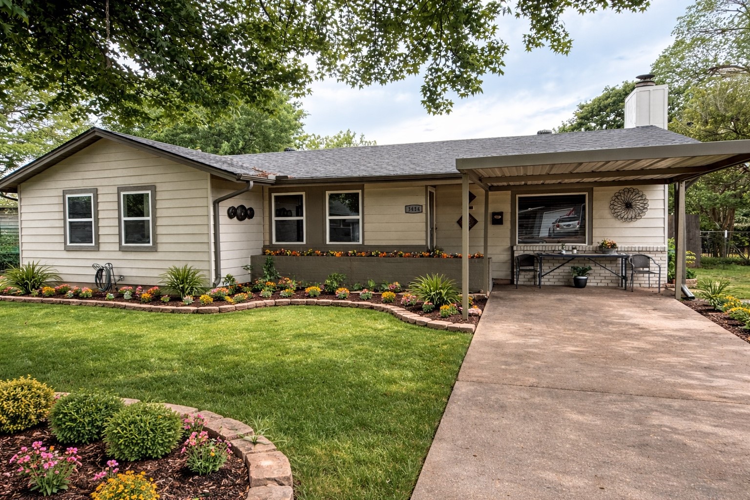 Property photo 02 of 1414 N Binkley Street, Sherman, TX 75092 | MLS #20992930