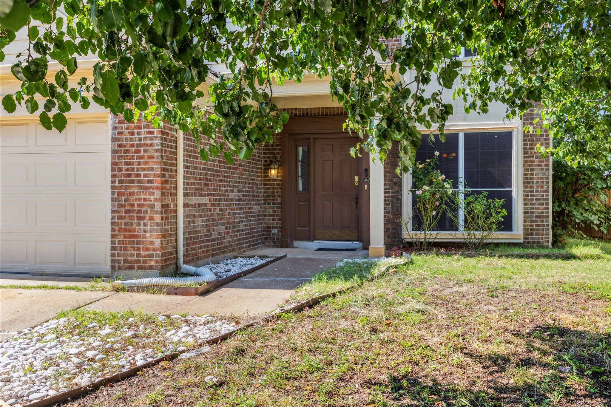 Property photo 02 of 2528 Creekwood Lane Fort, Worth, TX 76123 | MLS #20995962