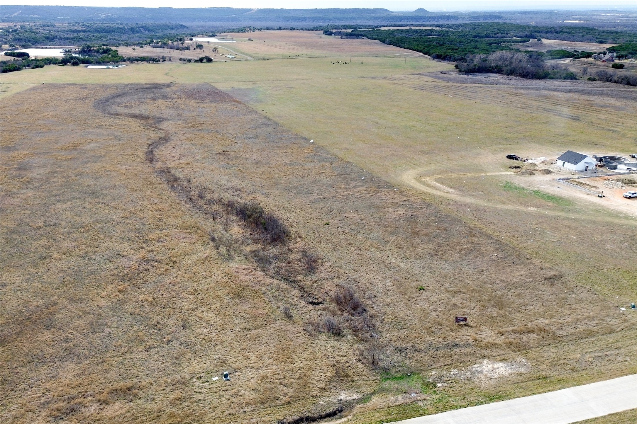 Property photo 04 of 12521 Sue Lane, Godley, TX 76044 | MLS #20996617
