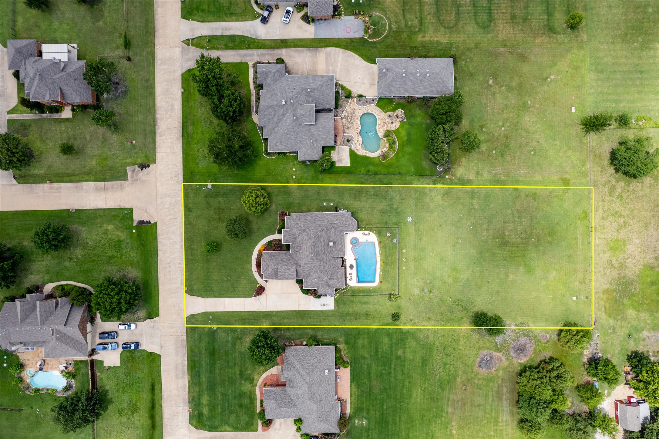 Property photo 02 of 10044 Dennehy Drive, Talty, TX 75126 | MLS #21007778