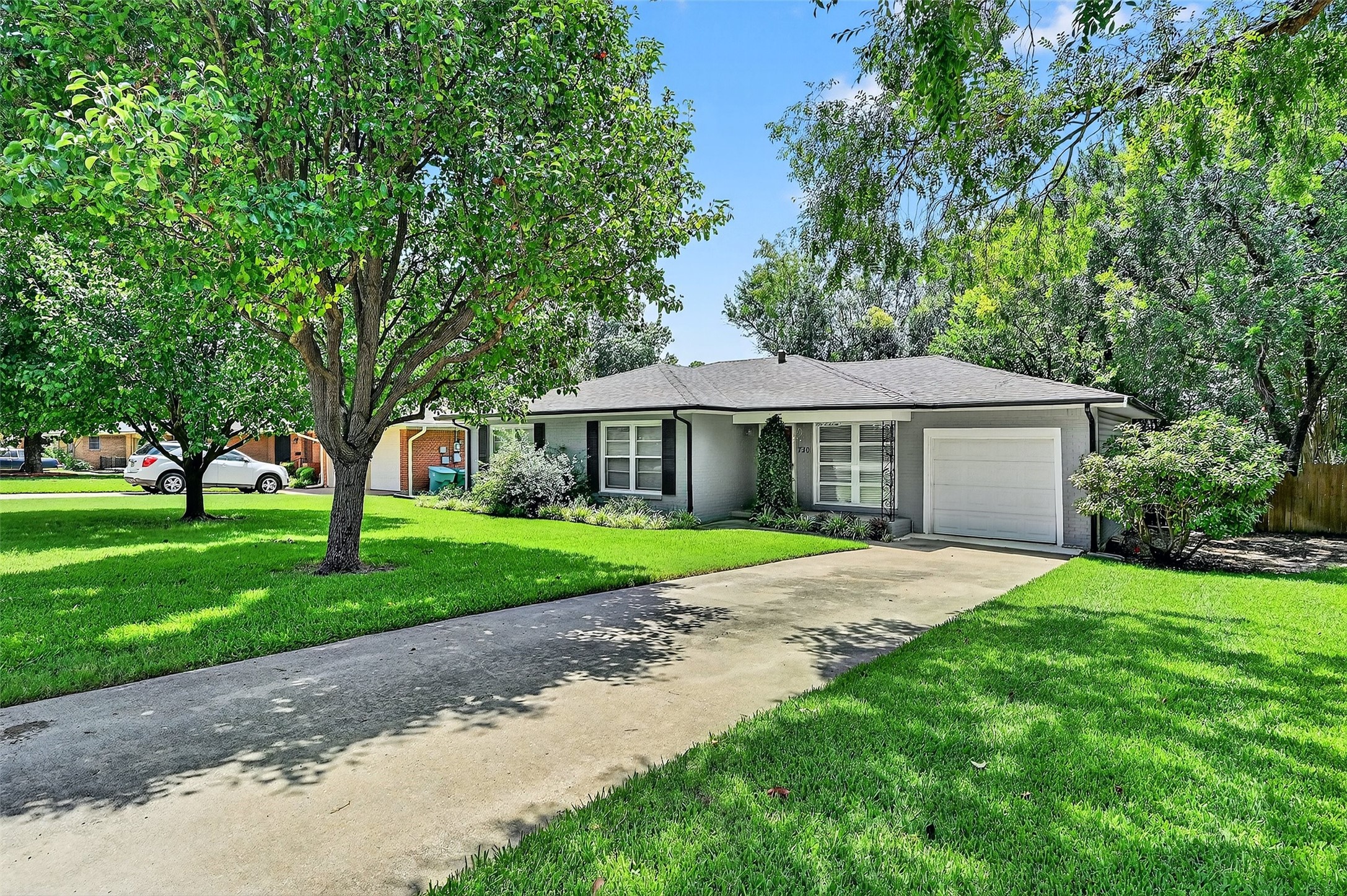 Property photo 01 of 720 N McKown Avenue, Sherman, TX 75092 | MLS #21014228