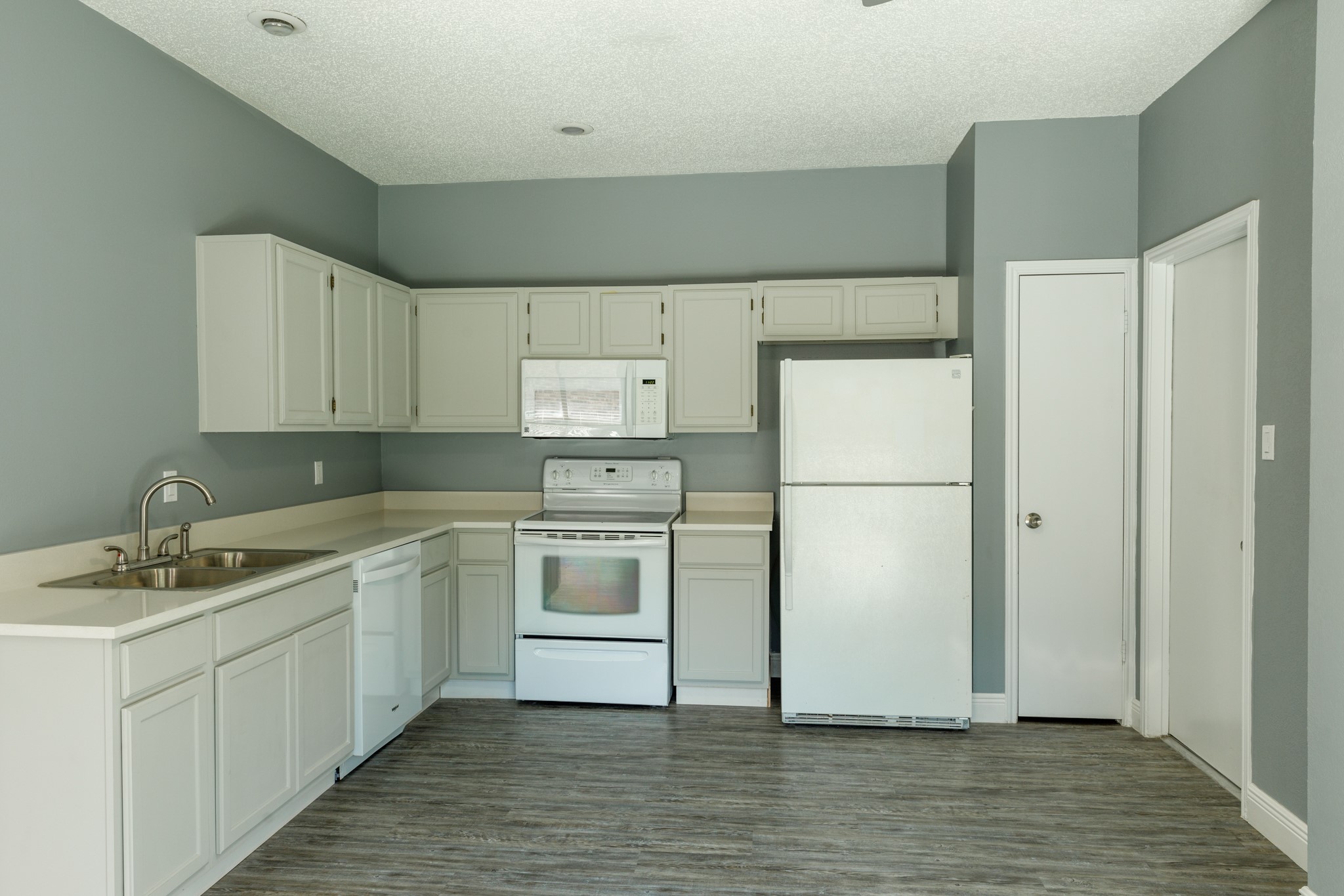 1129 Sandalwood Lane, Desoto, TX, 75115