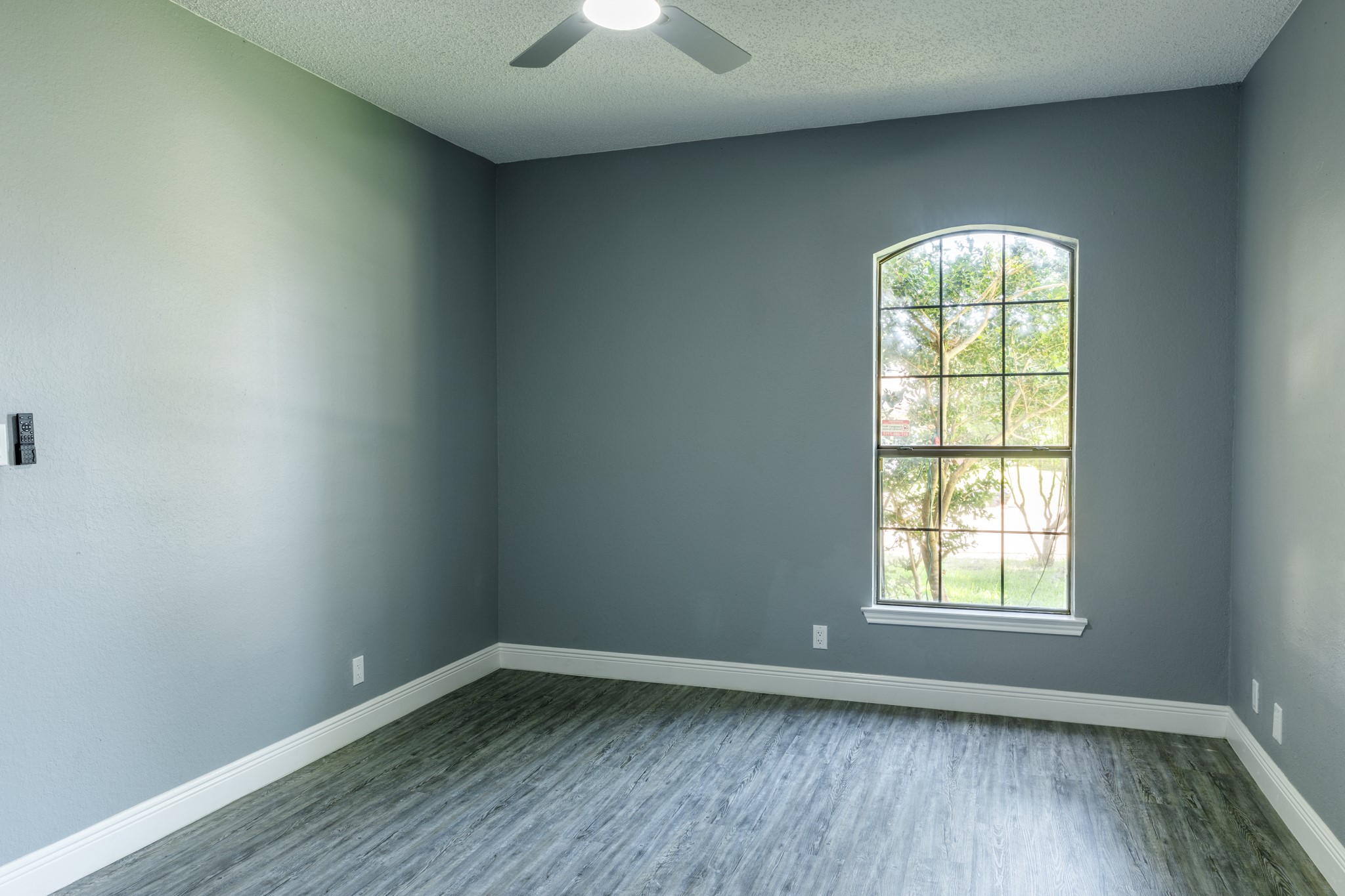 1129 Sandalwood Lane, Desoto, TX, 75115