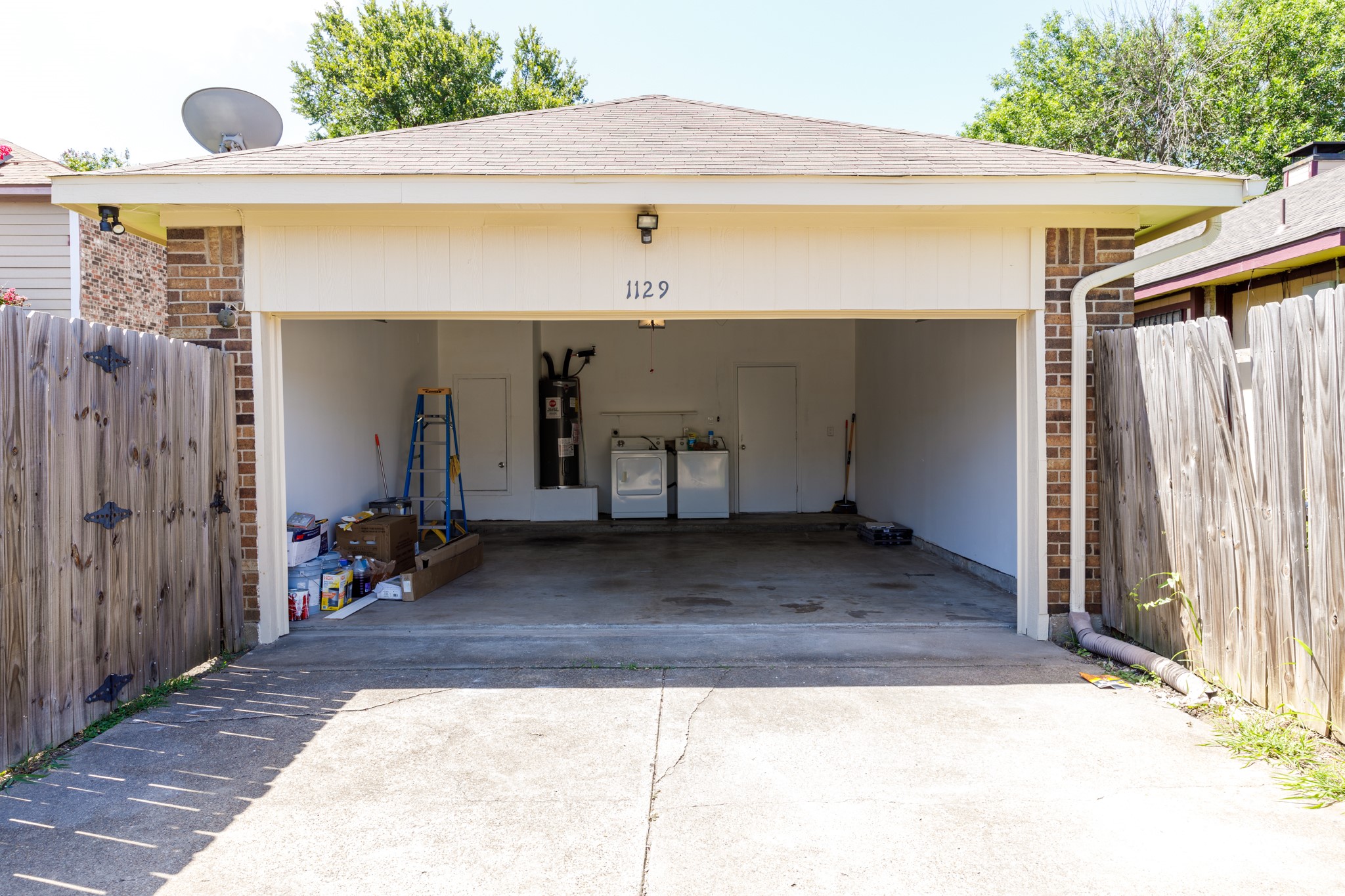 1129 Sandalwood Lane, Desoto, TX, 75115