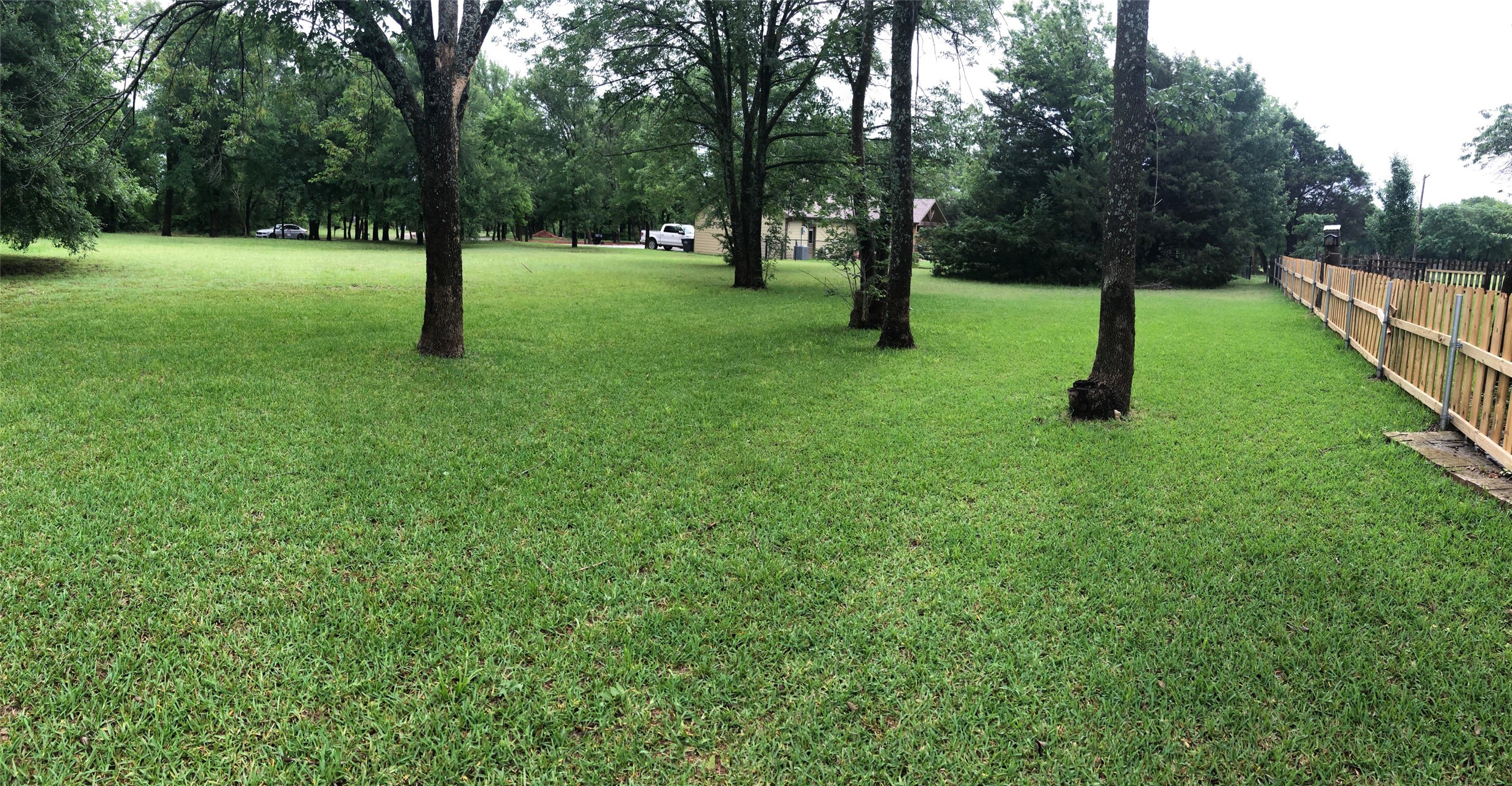Property photo 02 of 190 Neva Lane, Denison, TX 75020 | MLS #21020934