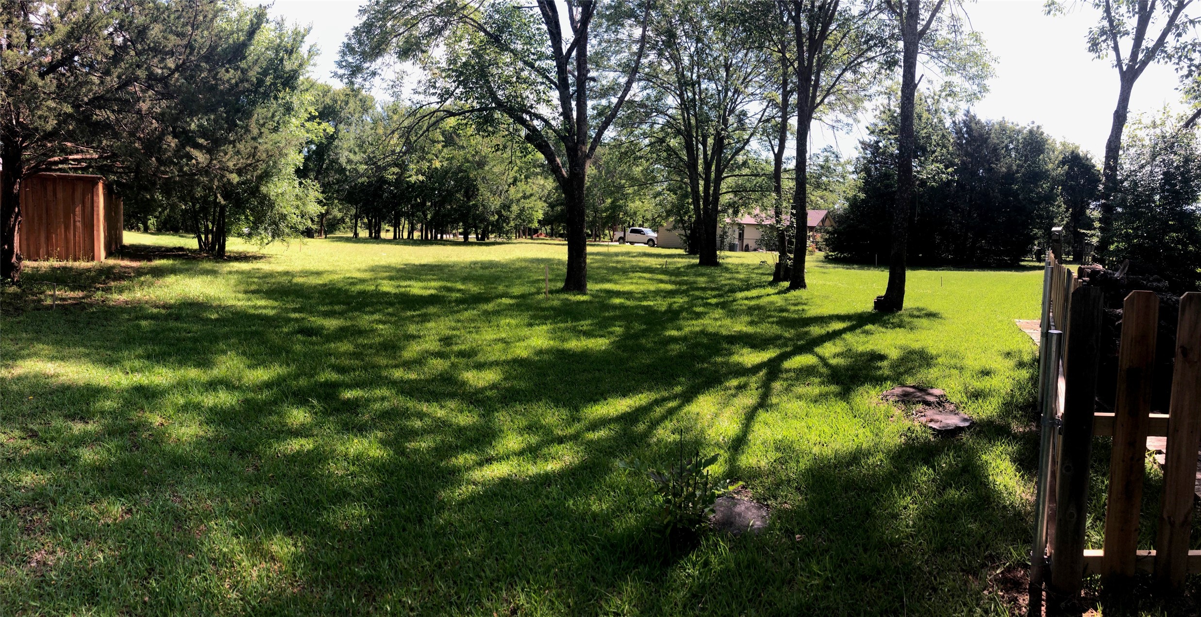 Property photo 04 of 190 Neva Lane, Denison, TX 75020 | MLS #21020934