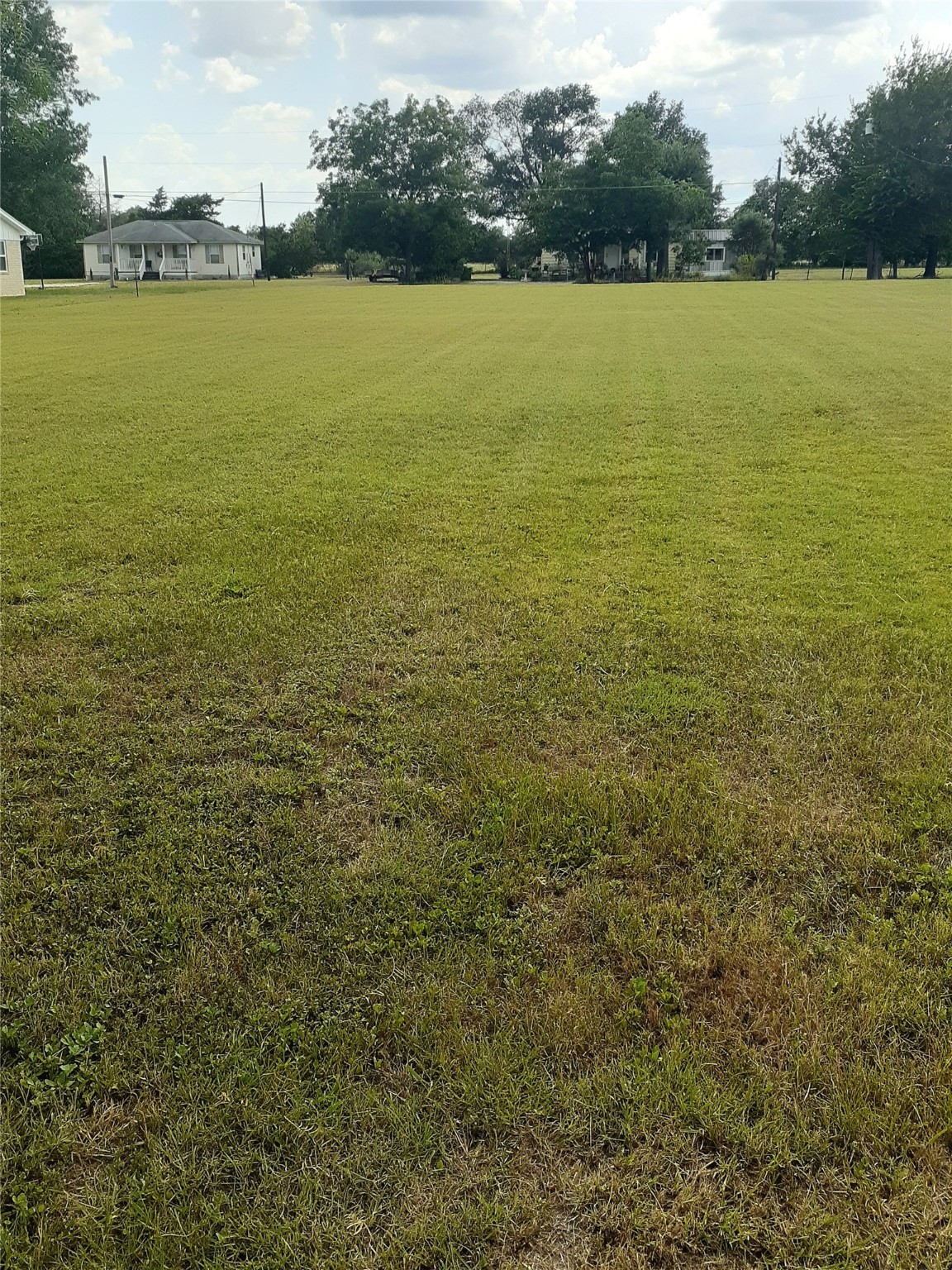Property photo 04 of 725 Henderson Boulevard, Groesbeck, TX 76642 | MLS #21021230