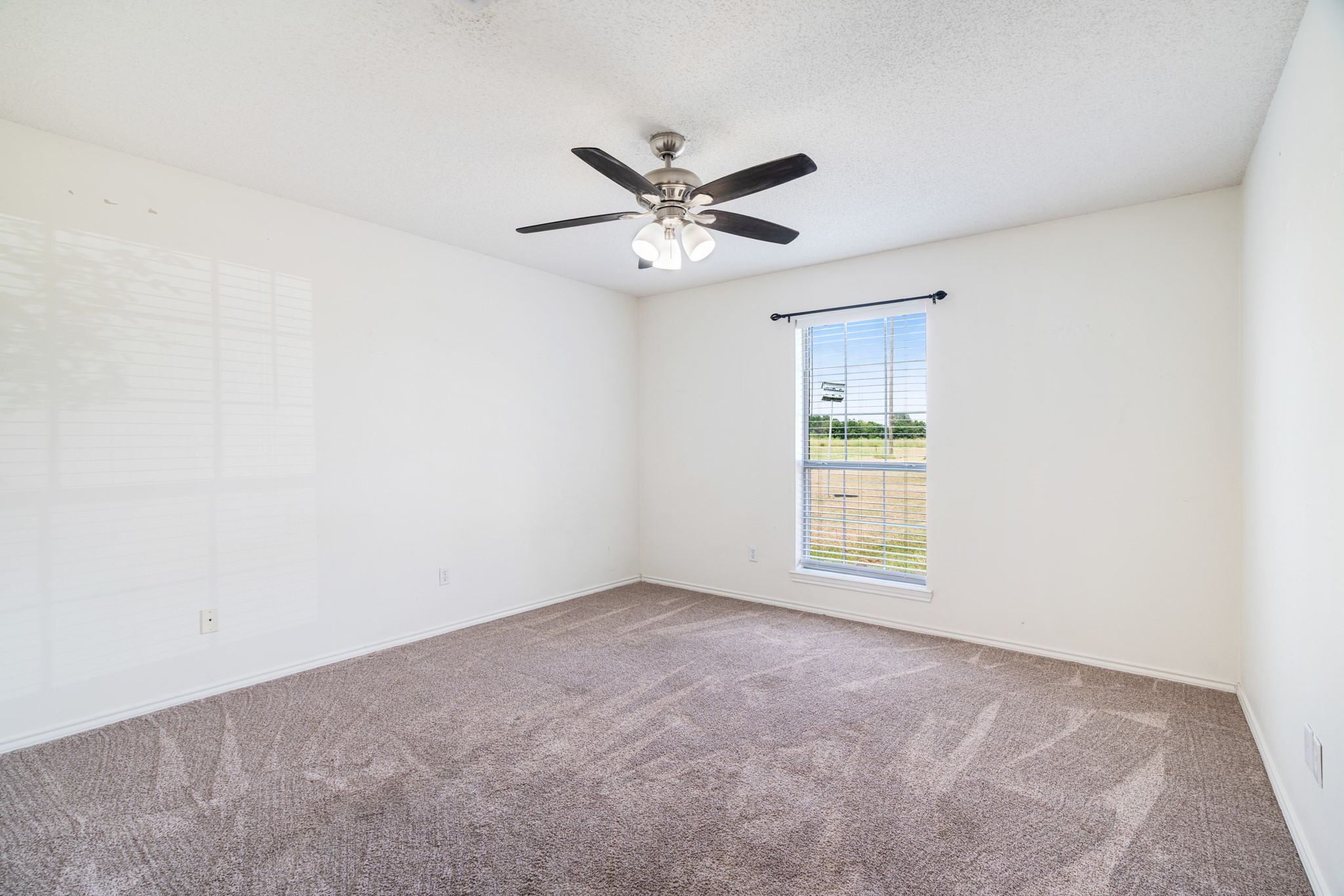 201 W Fm 906, Powderly, TX, 75473