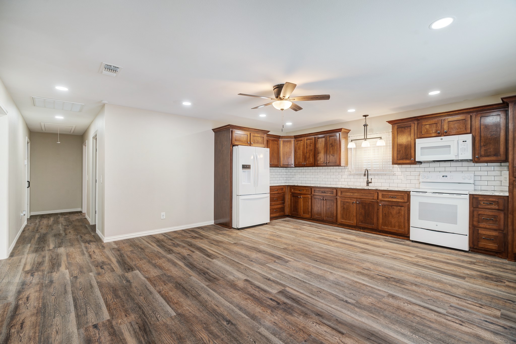 201 W Fm 906, Powderly, TX, 75473
