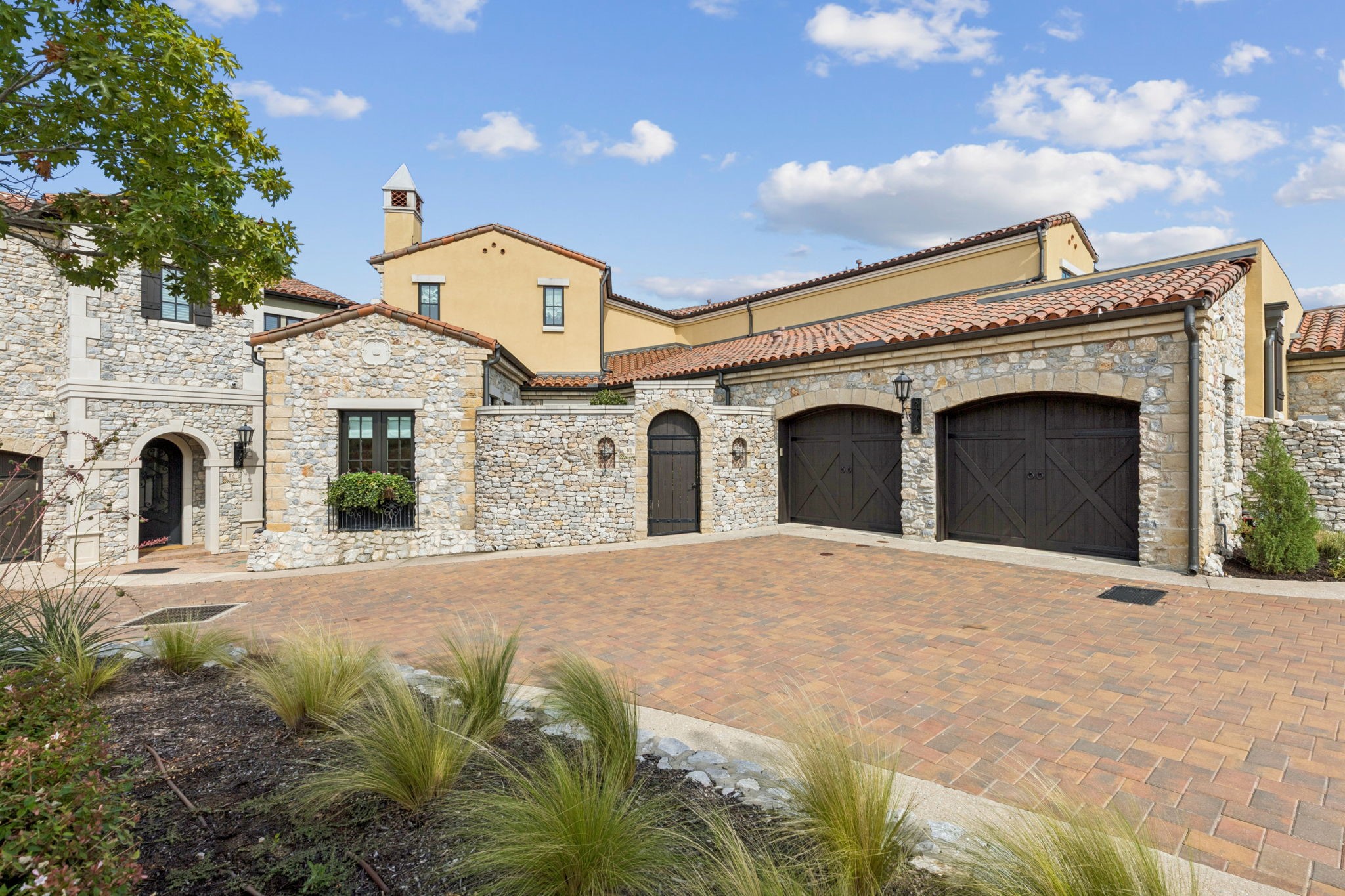 Property photo 01 of 10 Comillas Drive, Westlake, TX 76262 | MLS #21025316