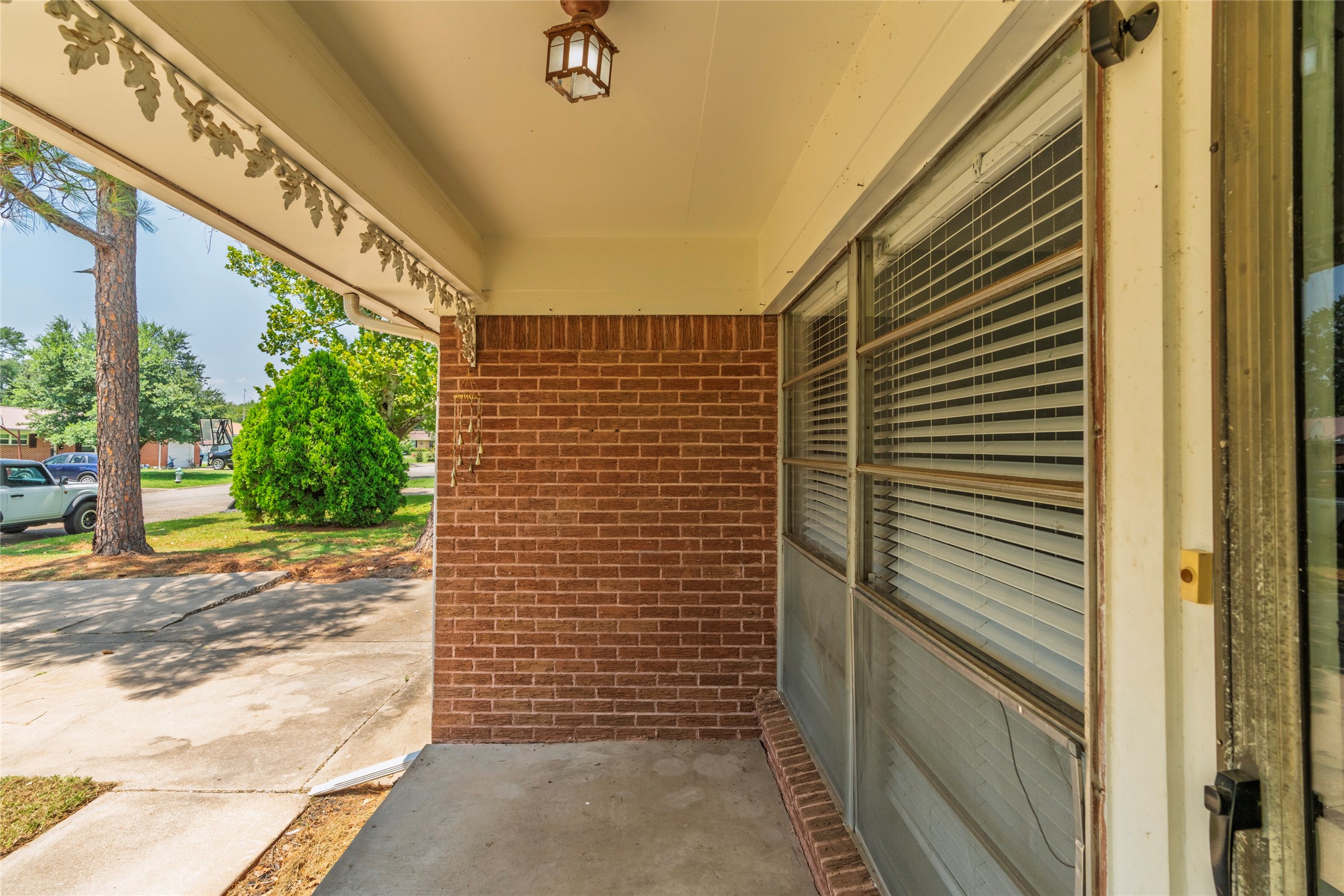 Property photo 02 of 4009 Western Circle, Greenville, TX 75401 | MLS #21026977