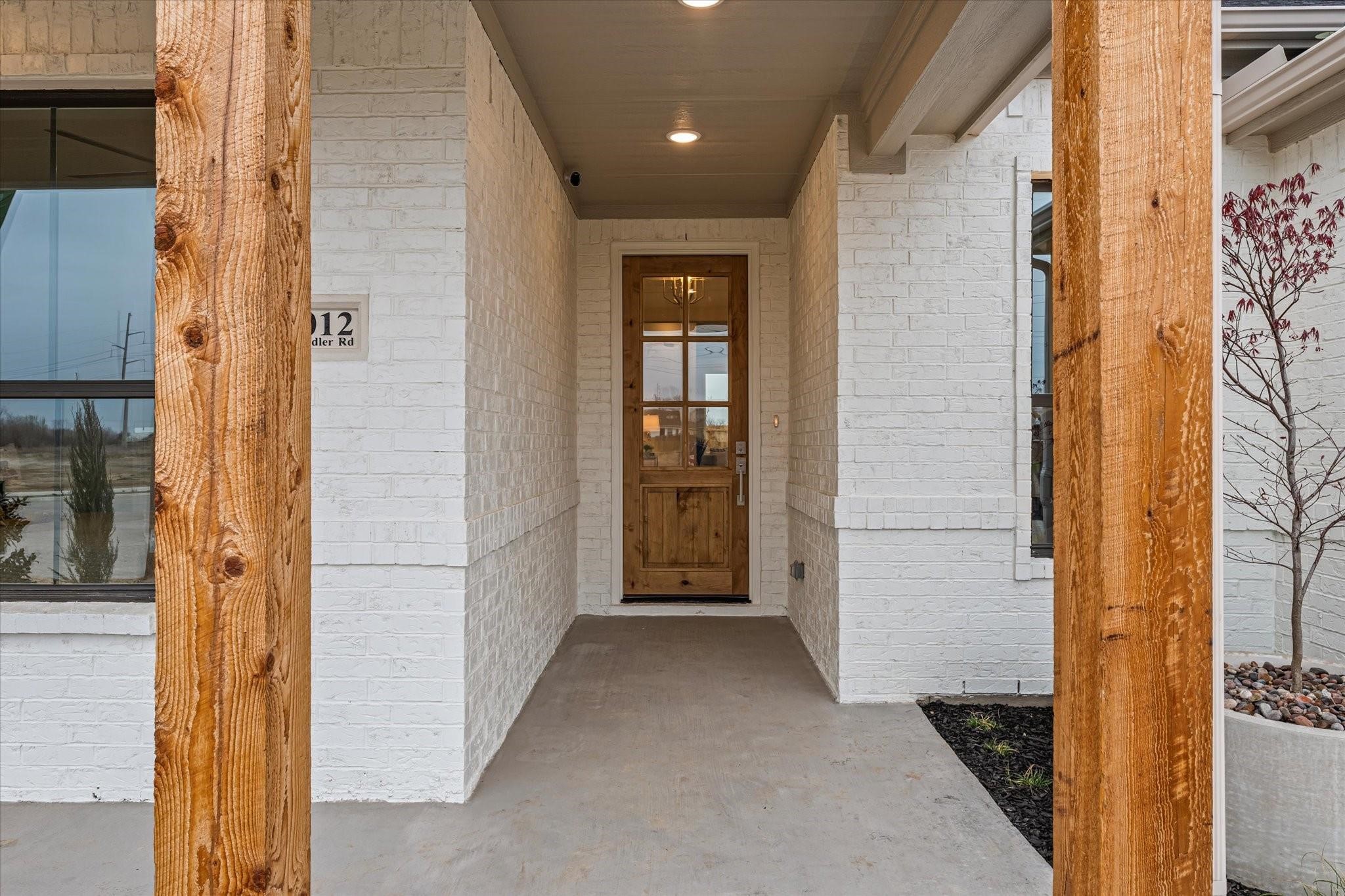 Property photo 04 of 1009 Chandler Road, Denton, TX 76207 | MLS #21027725