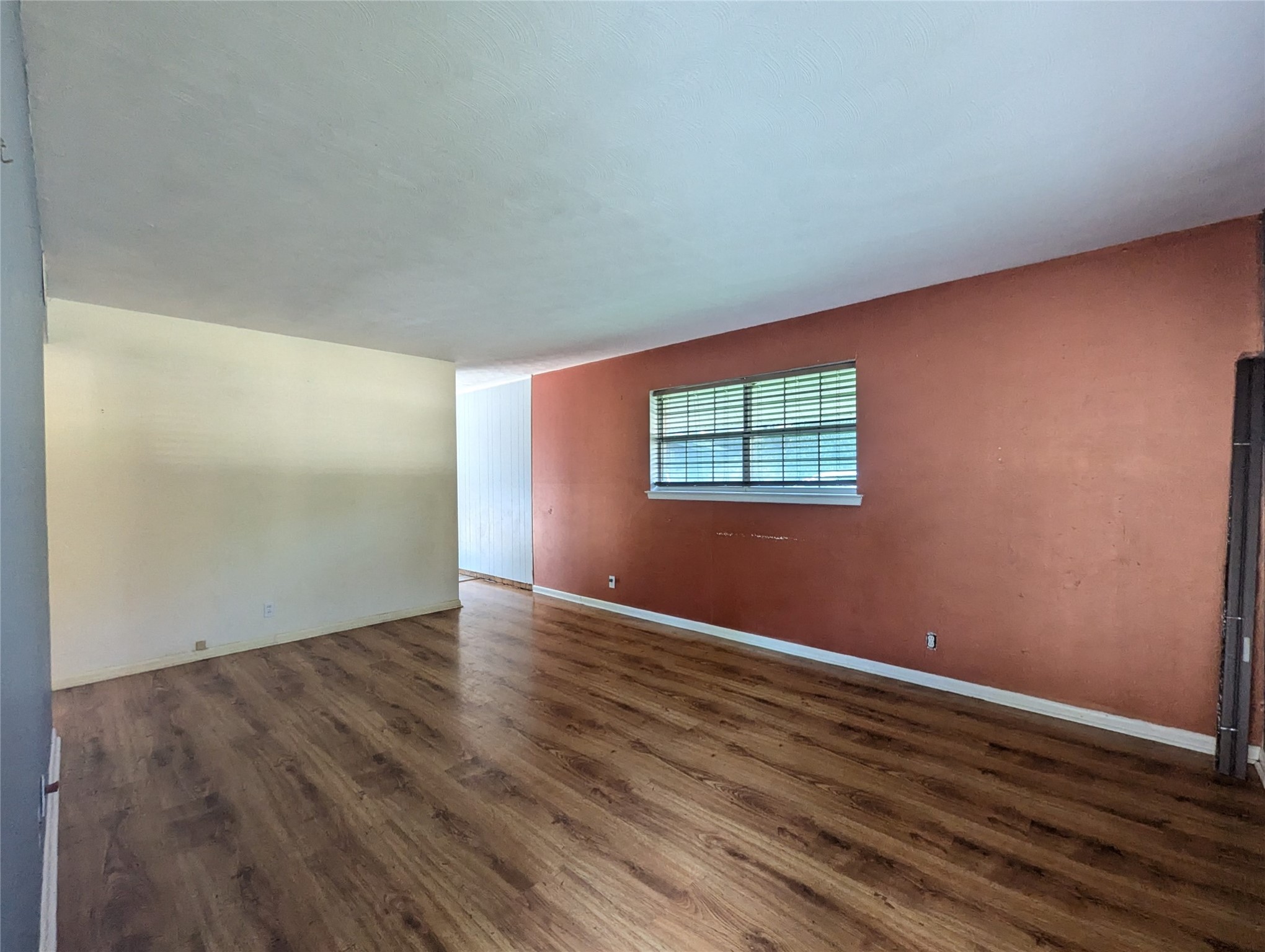 Property photo 03 of 2924 Longfellow Lane, Denton, TX 76209 | MLS #21028323