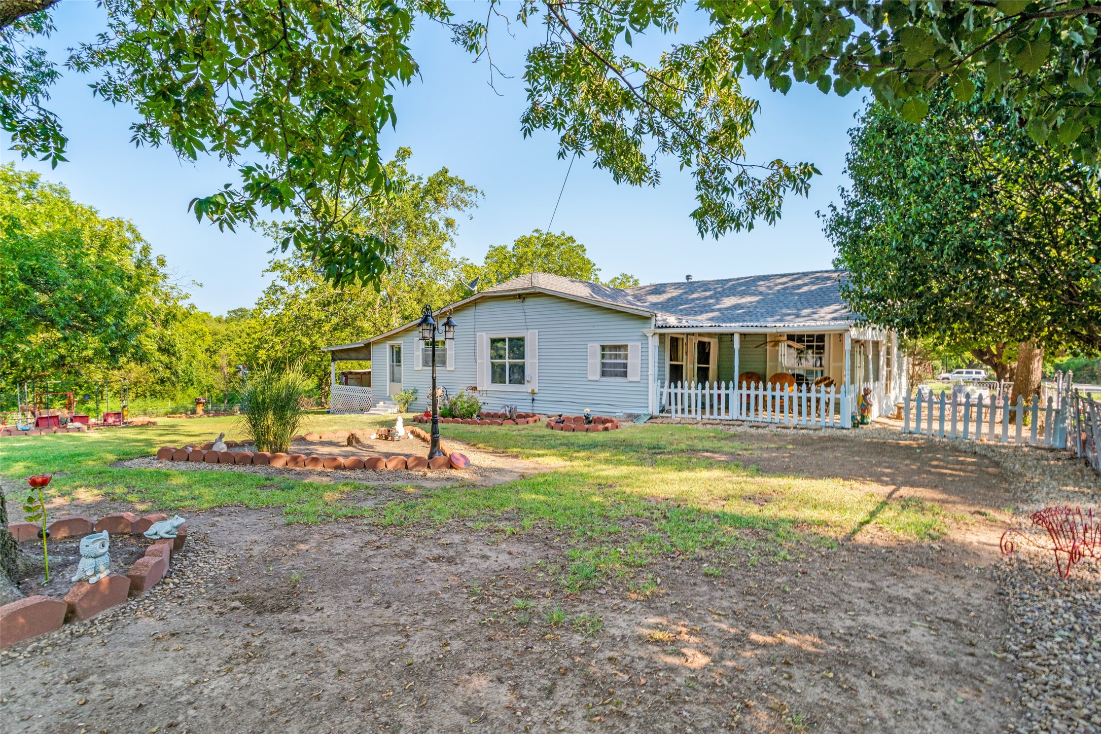 602 N Denison Street, Bells, TX, 75414
