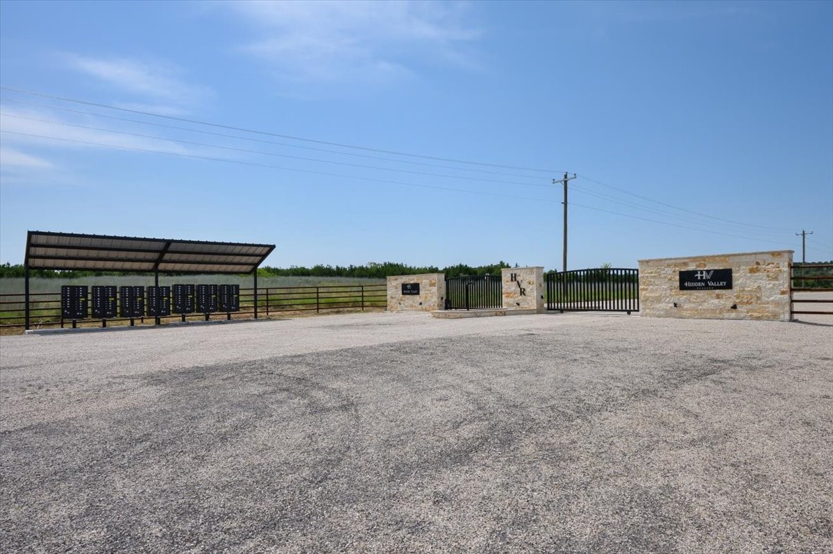 Property photo 02 of 1307 Hidden Valley Road Glen, Rose, TX 76043 | MLS #21032125