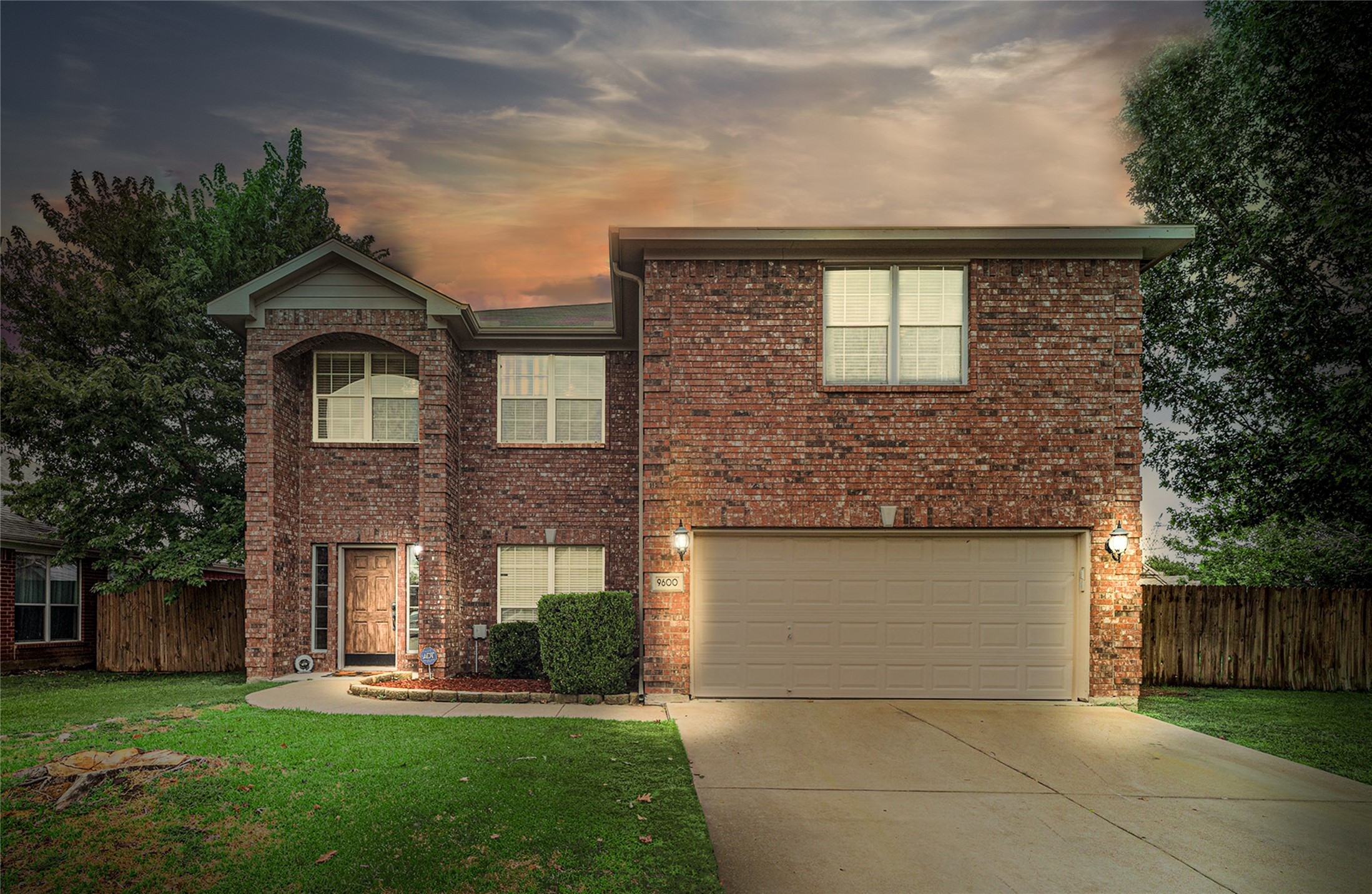 Property photo 01 of 9600 Fox Hill Drive Fort, Worth, TX 76131 | MLS #21034801