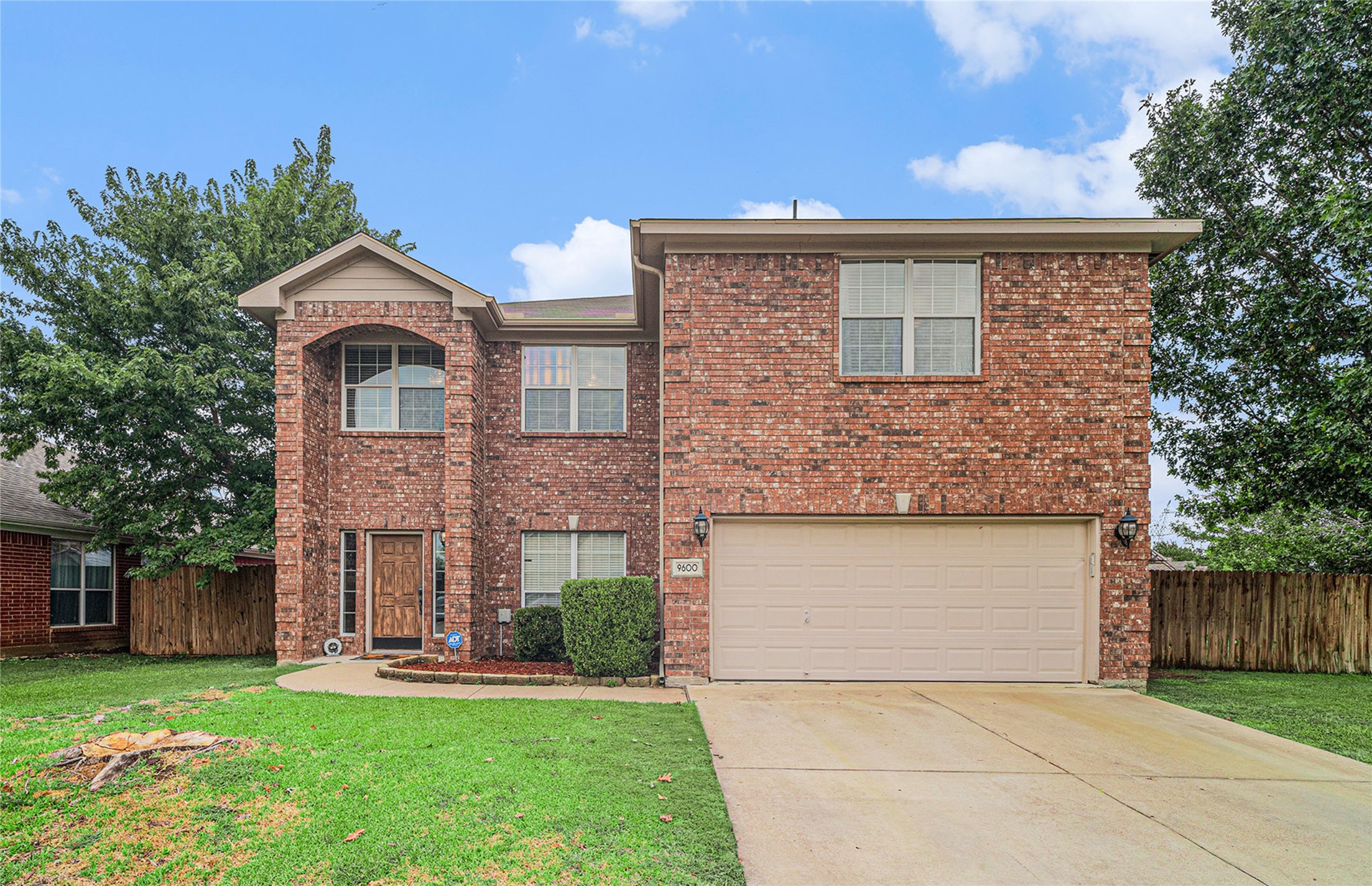 Property photo 02 of 9600 Fox Hill Drive Fort, Worth, TX 76131 | MLS #21034801