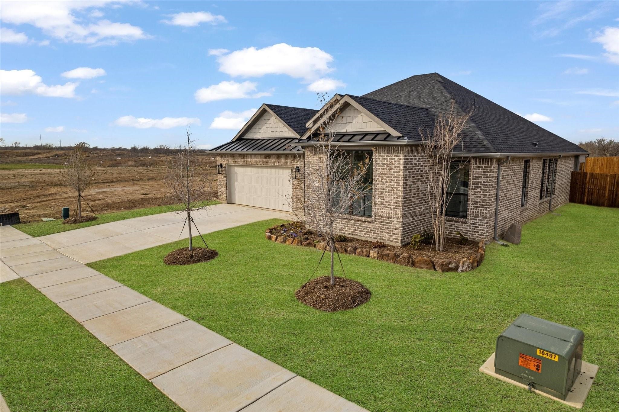 Property photo 02 of 3912 Felicity Lane, Denton, TX 76207 | MLS #21039657