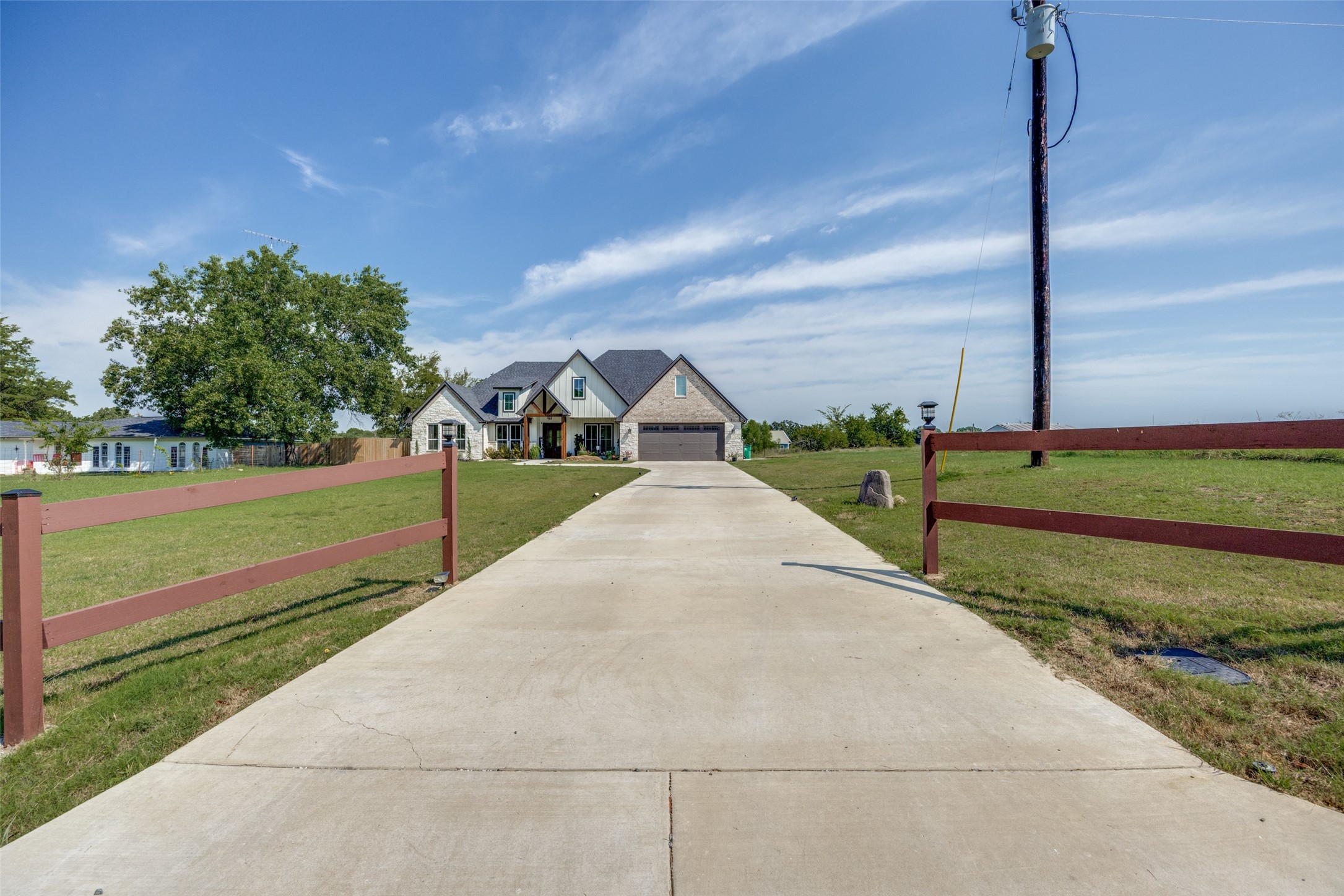 Property photo 03 of 9425 Dripping Springs Road, Denison, TX 75021 | MLS #21045111