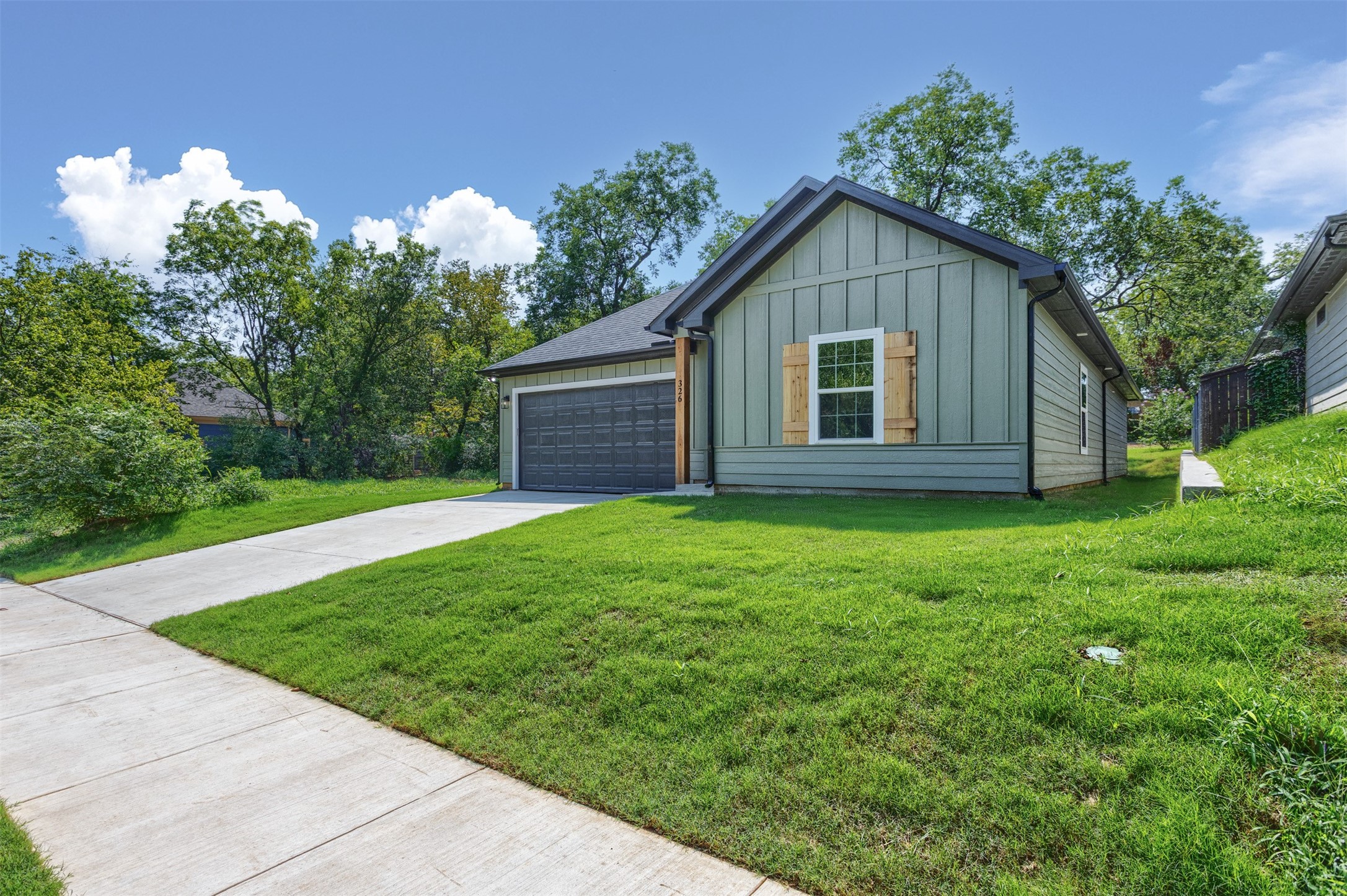 Property photo 03 of 326 W Day Street, Denison, TX 75020 | MLS #21046842